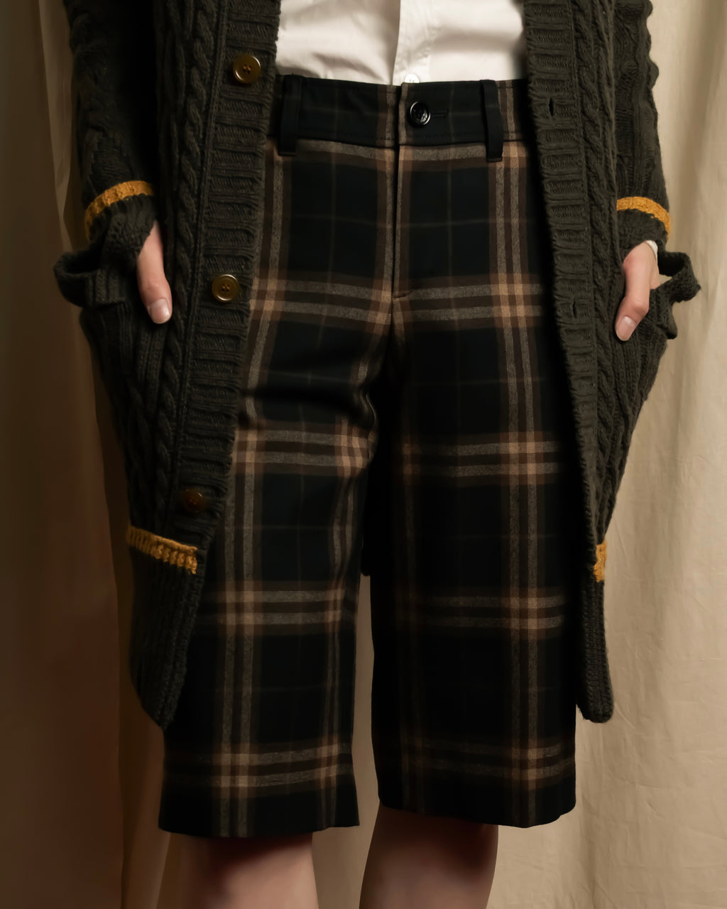 "BURBERRY" Decorative button design check pattern short pants