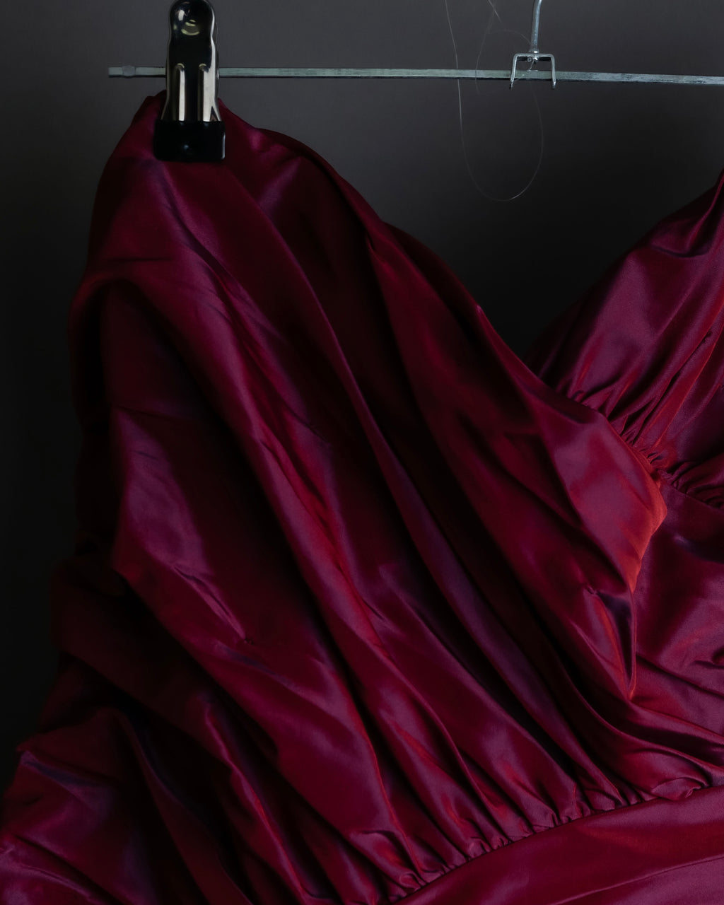 "TADASHI SHOJI" Beautiful color design dress