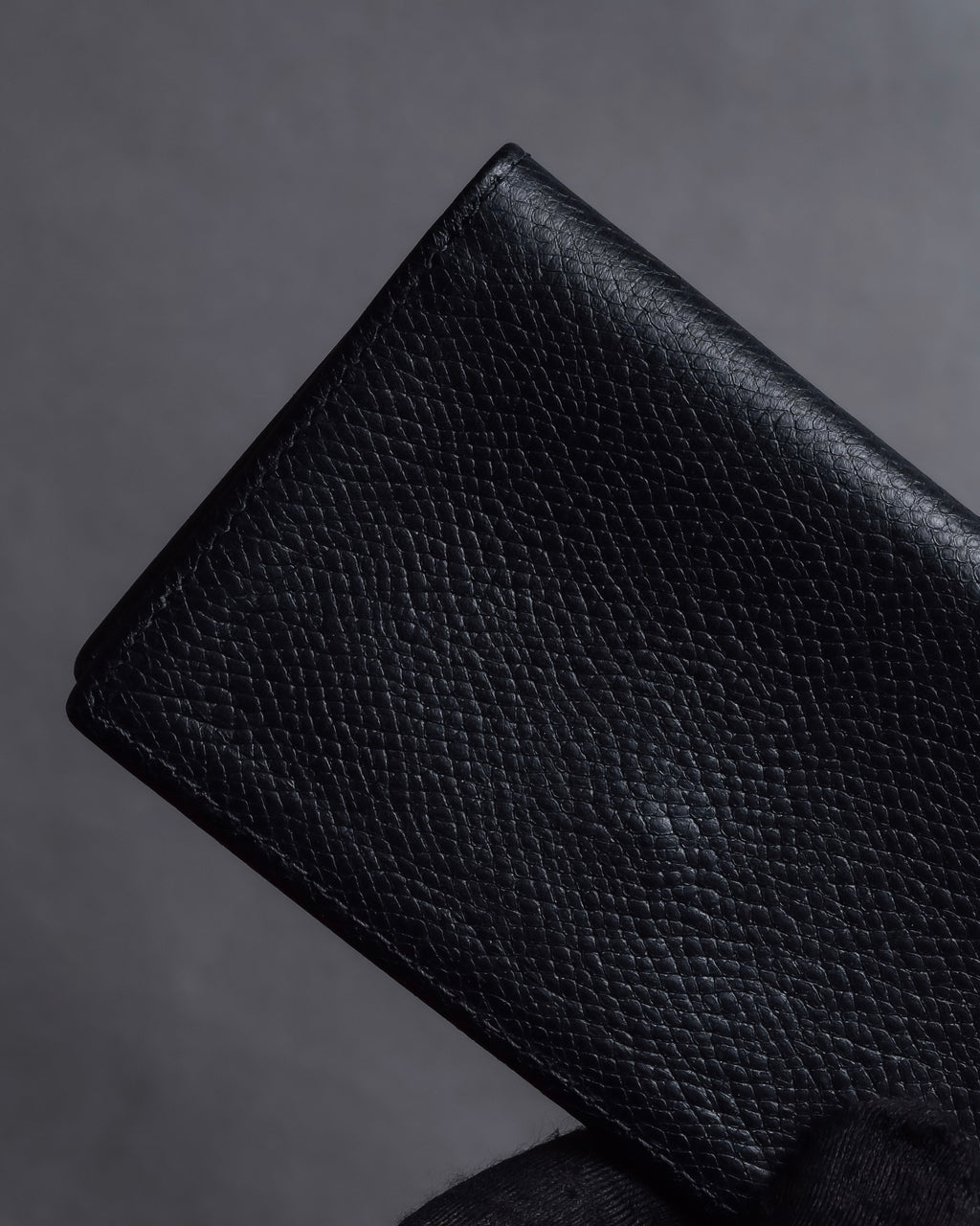 "Tiffany&Co" Logo engraved grained leather card holder