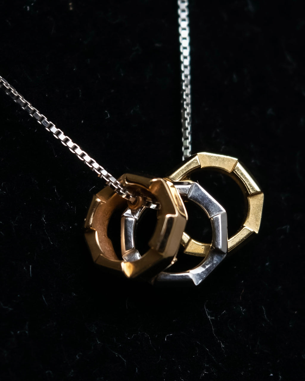 "GUCCI" Link to Love collection silver necklace