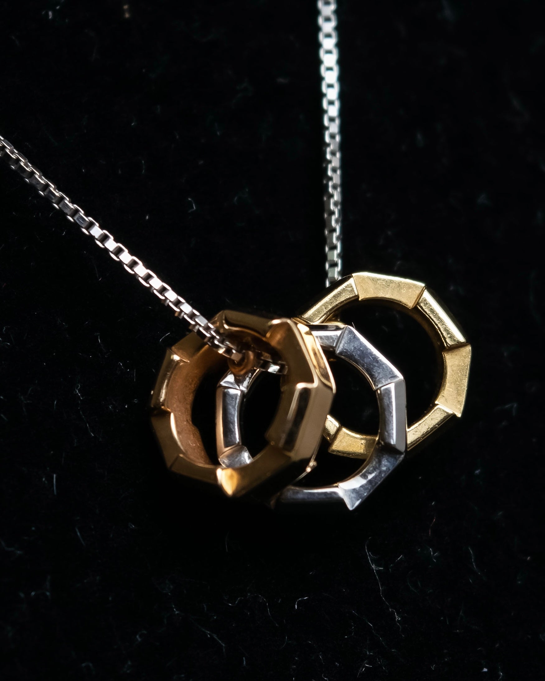 "GUCCI" Link to Love collection silver necklace