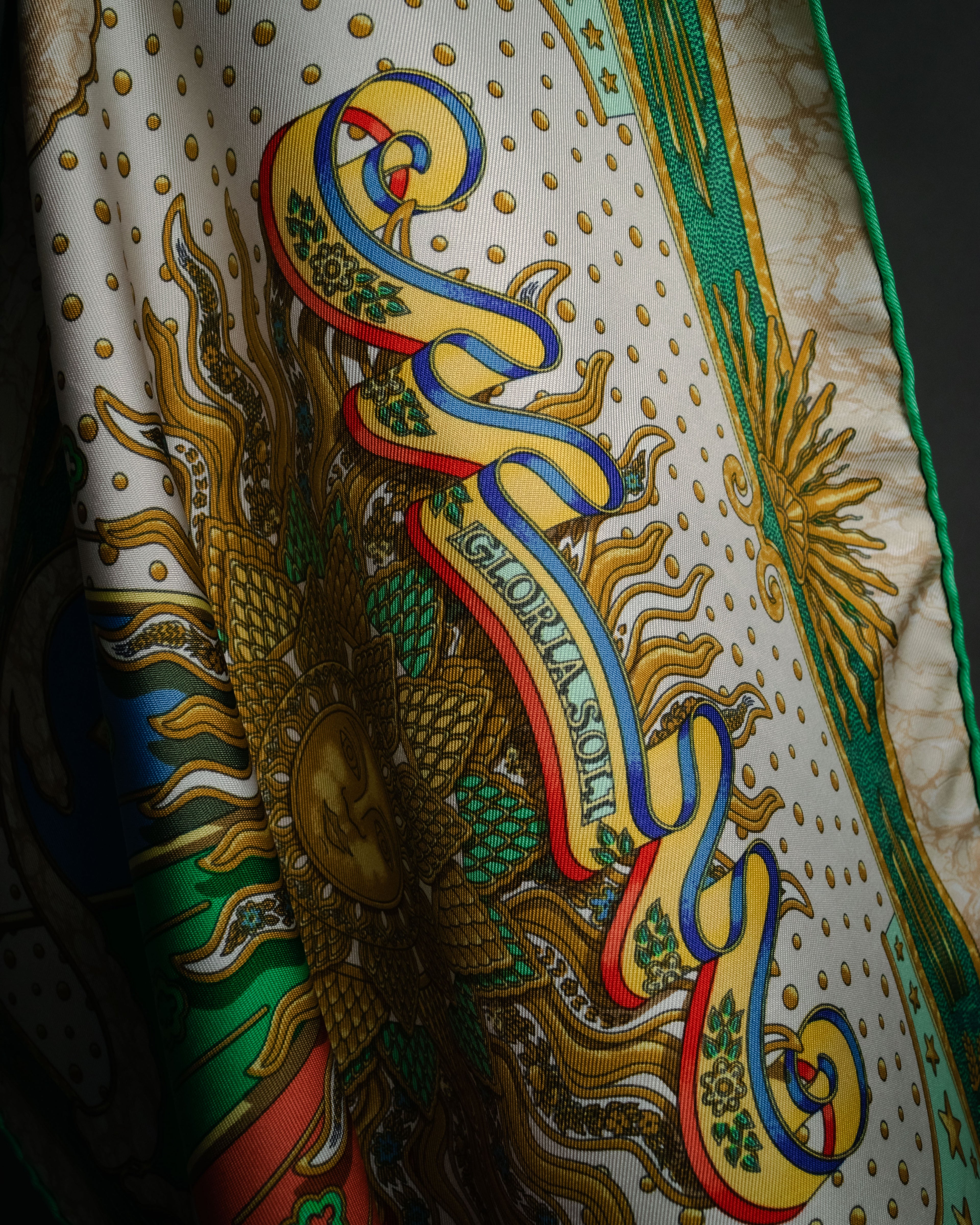 “HERMÈS” 90’s gloria soli carrè silk scarf