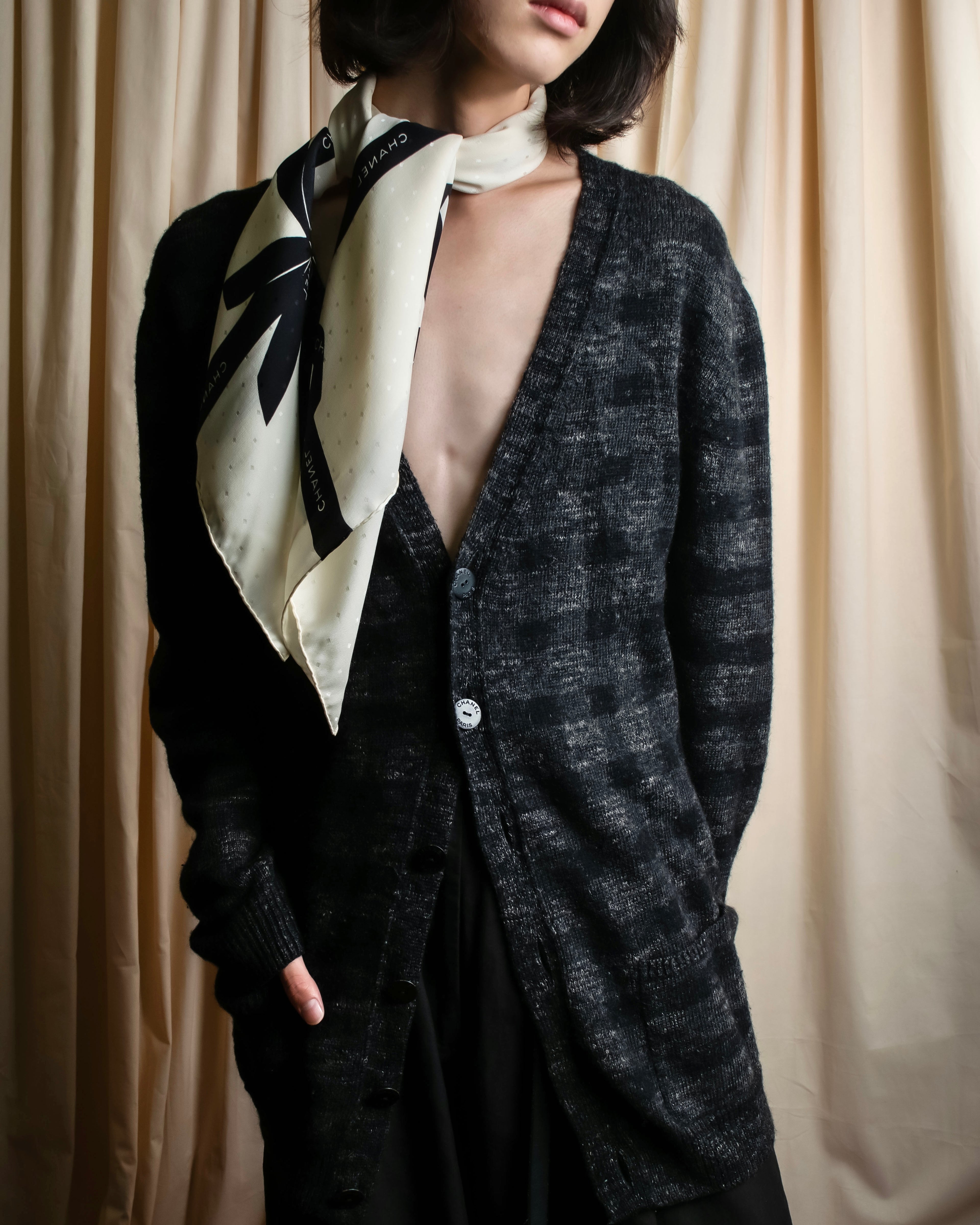 "CHANEL" Sample product hairy material light unevenness cardigan