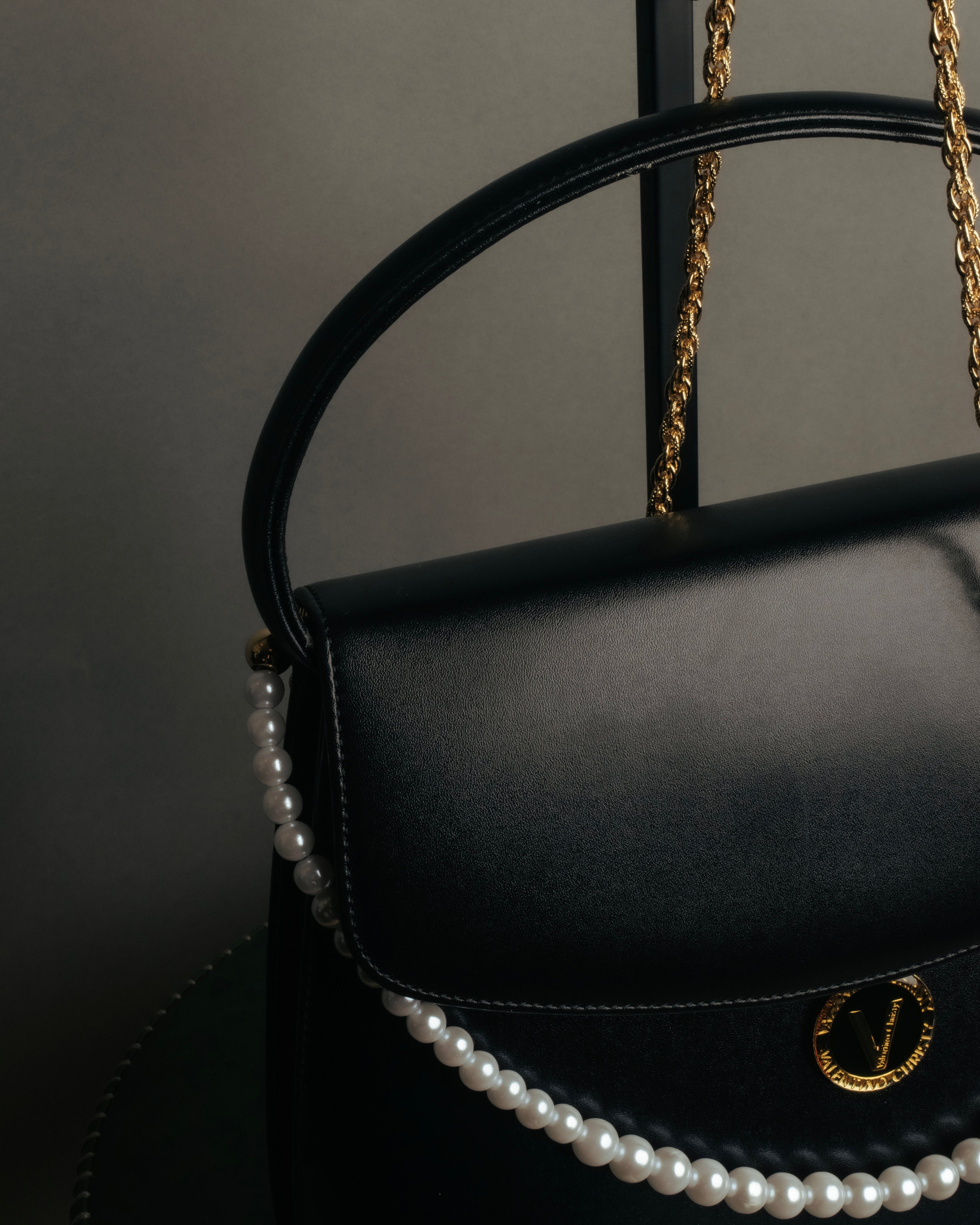 “VALENTINO CHRISTY” 80’s-90’s Pearl chain formal handbag
