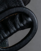 "BURBERRYS" Oval buckle design, supple leather belt