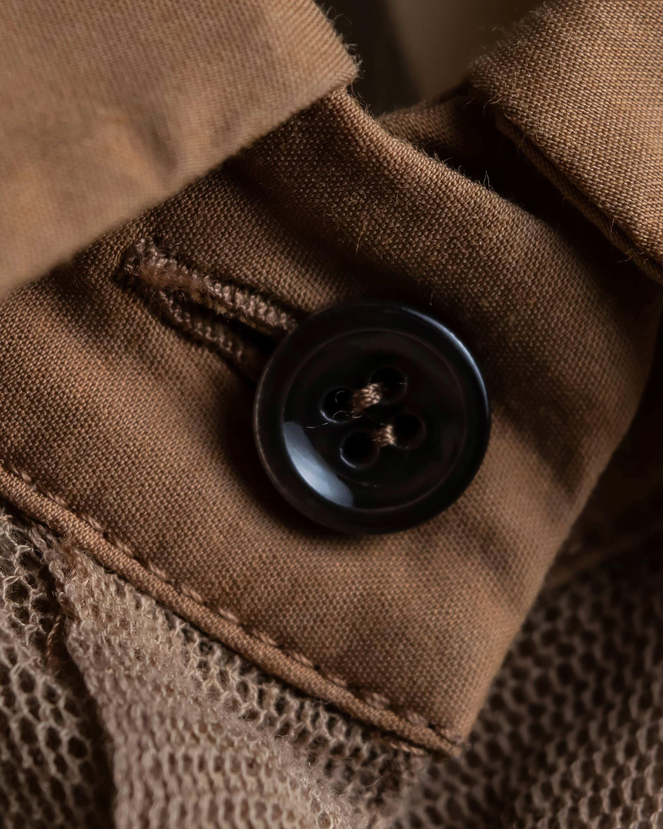 "N21 NUMEROVENTUNO" Switching design concealed shirt