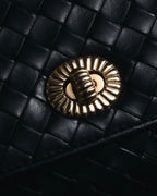 –SPECIAL– "BOTTEGA VENETA"
Late 80s–Early 90s Intrecciato trapezoid leather bag