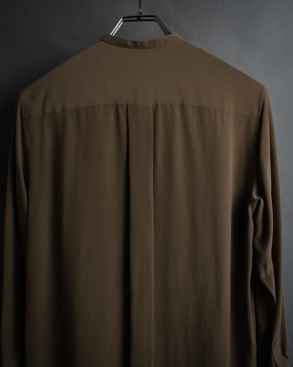 “HERMES” 2018-2024 Minimal band collar silk shirt