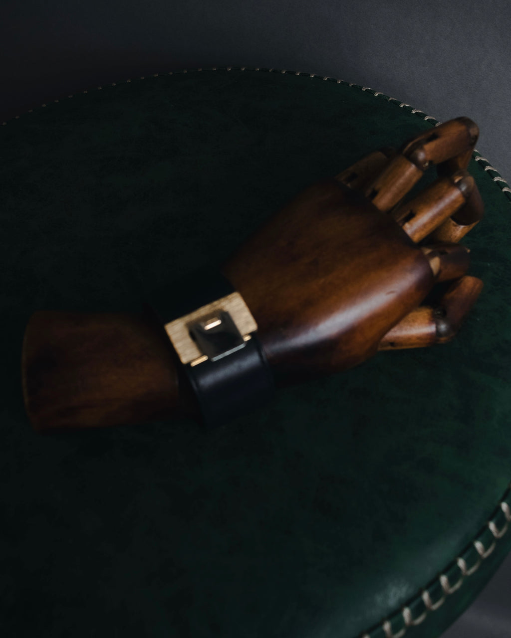 "BALENCIAGA" 2014-2016 Turn-lock leather bracelet