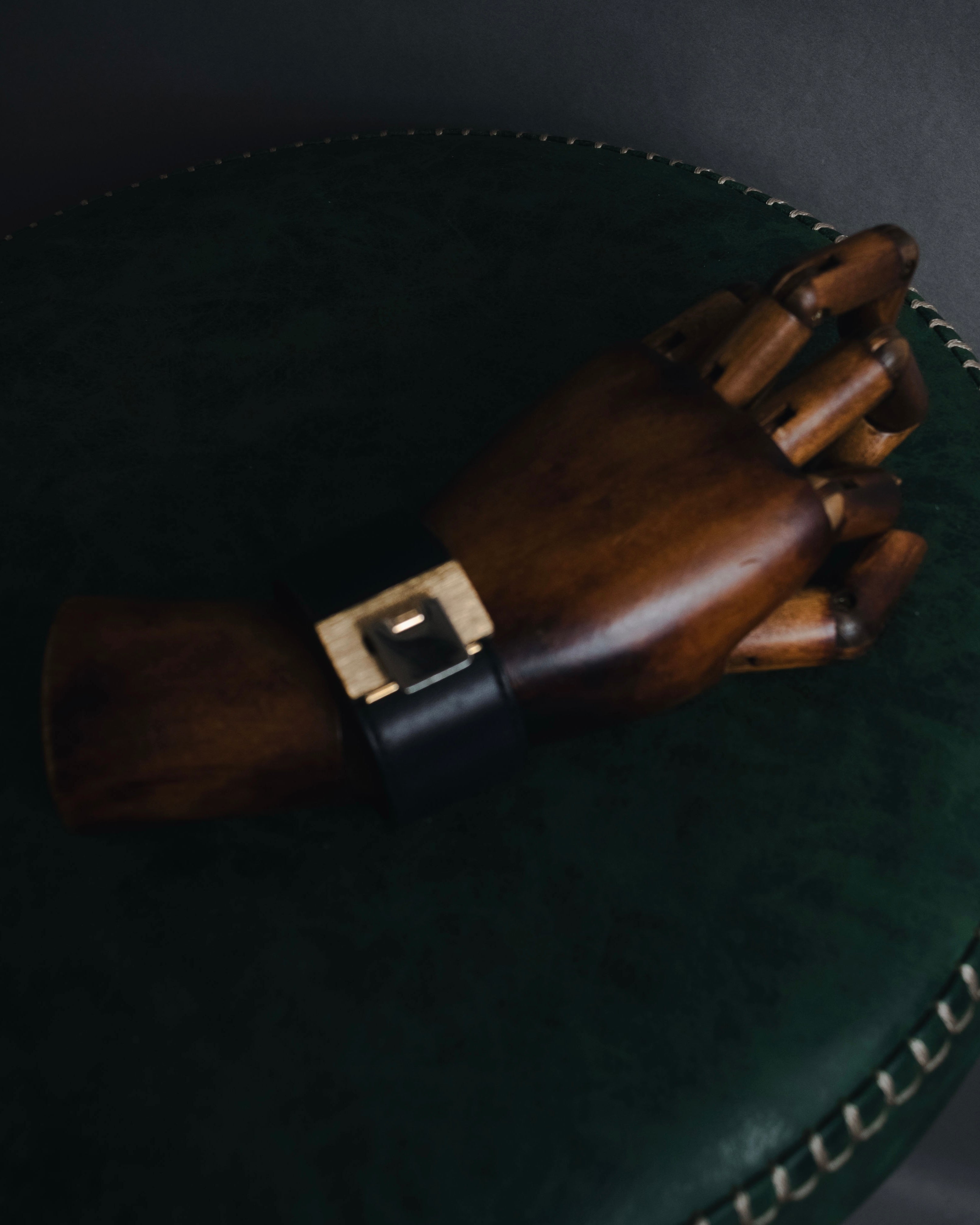 "BALENCIAGA" 2014-2016 Turn-lock leather bracelet