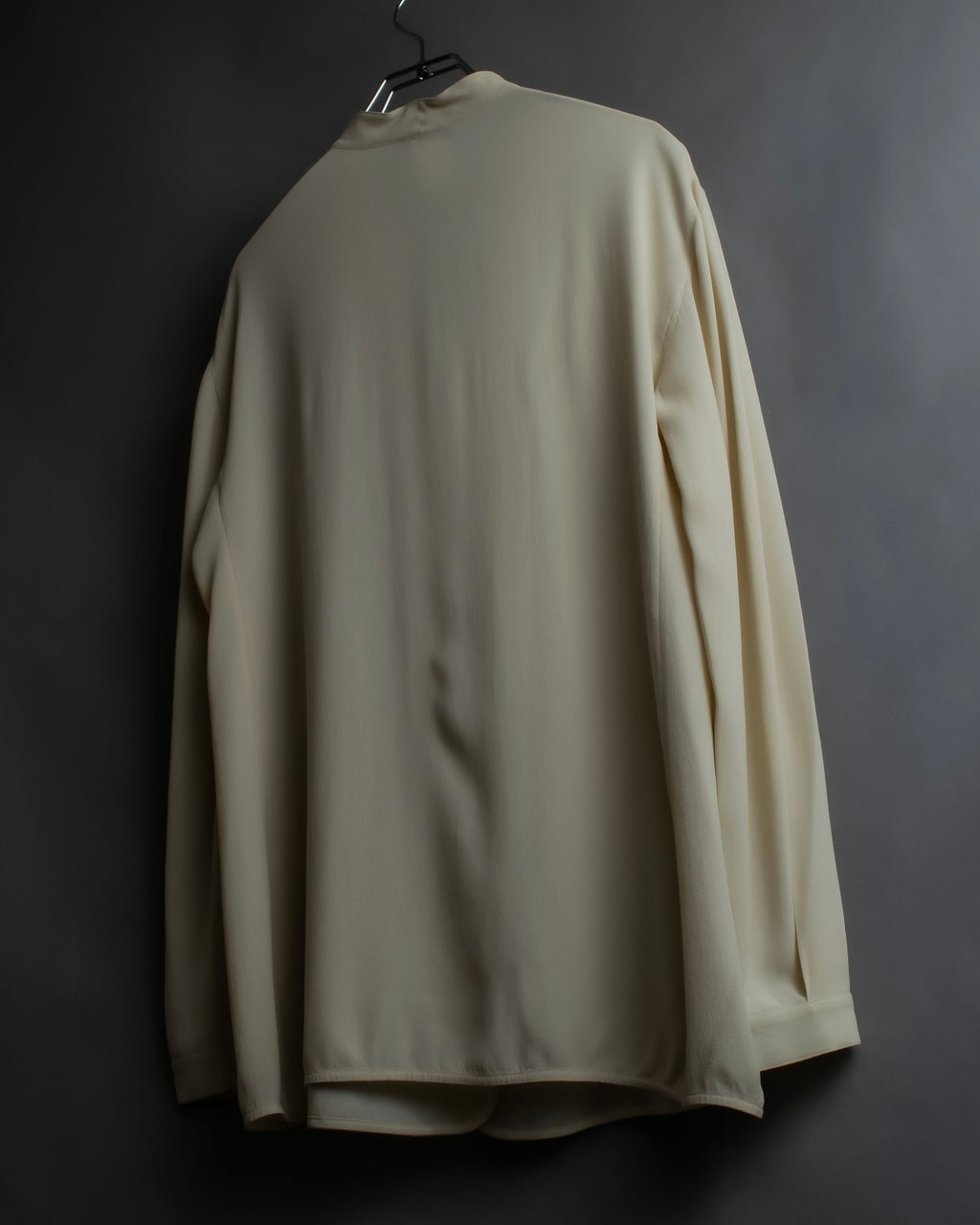 "GIORGIO ARMANI" Ivory color no collar silk shirt