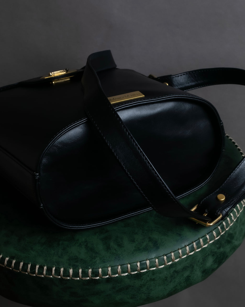 "GIANI MARCO VENTURI" Shape trapezoid leather shoulder bag