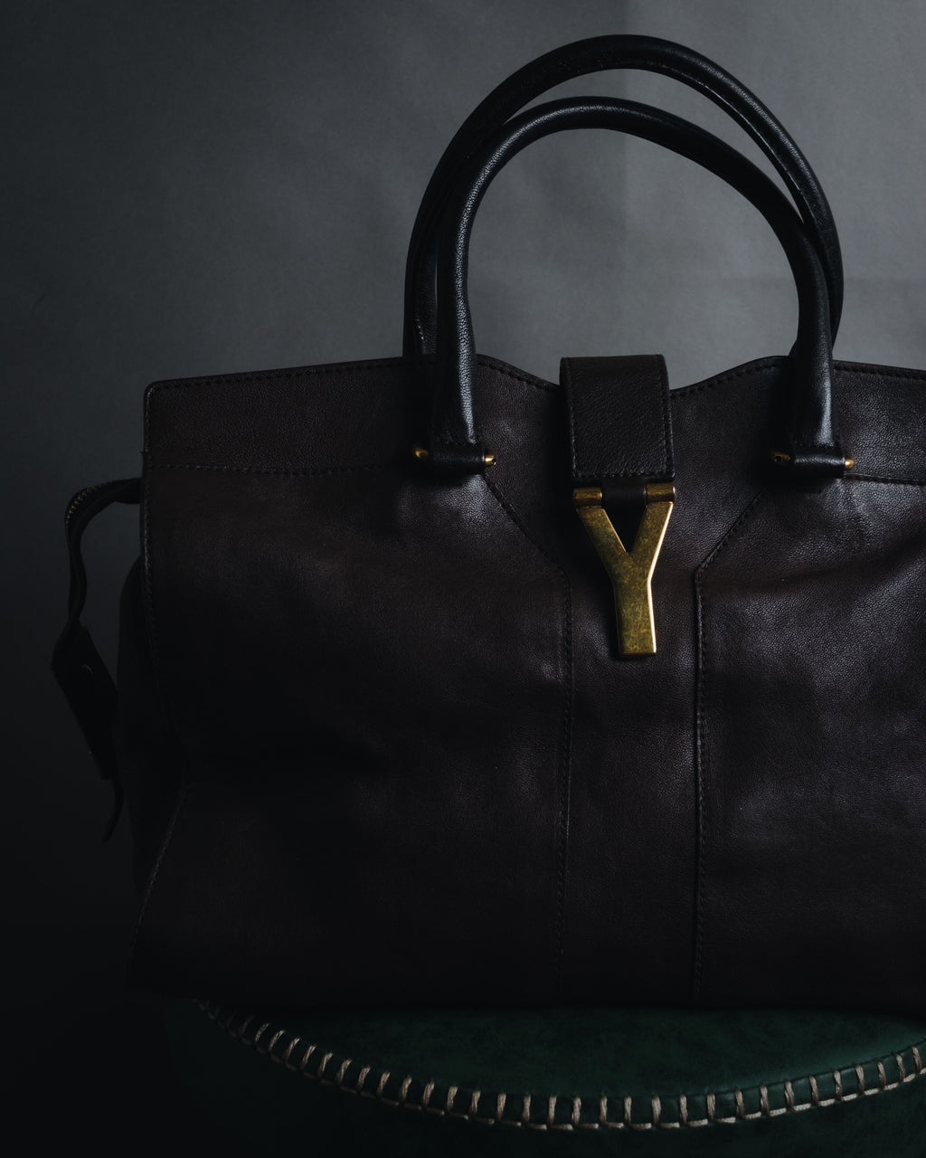 "Yves Saint Laurent" 2010-12 iconic Y buckle cabas chic bag