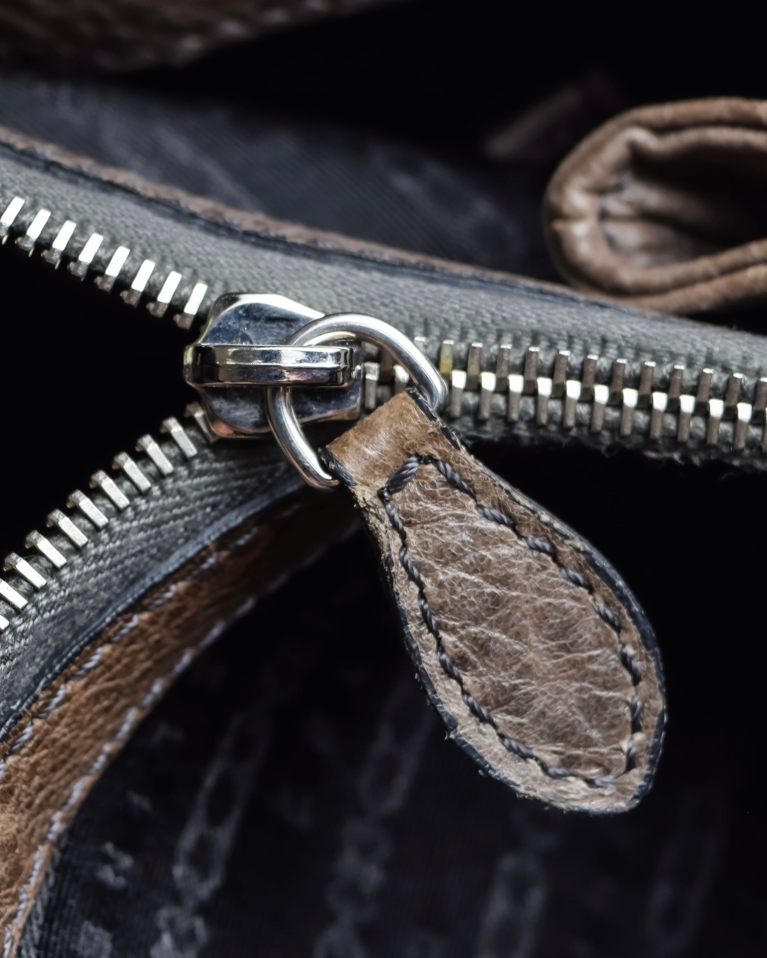 "CELINE" Softly structured leather city bag