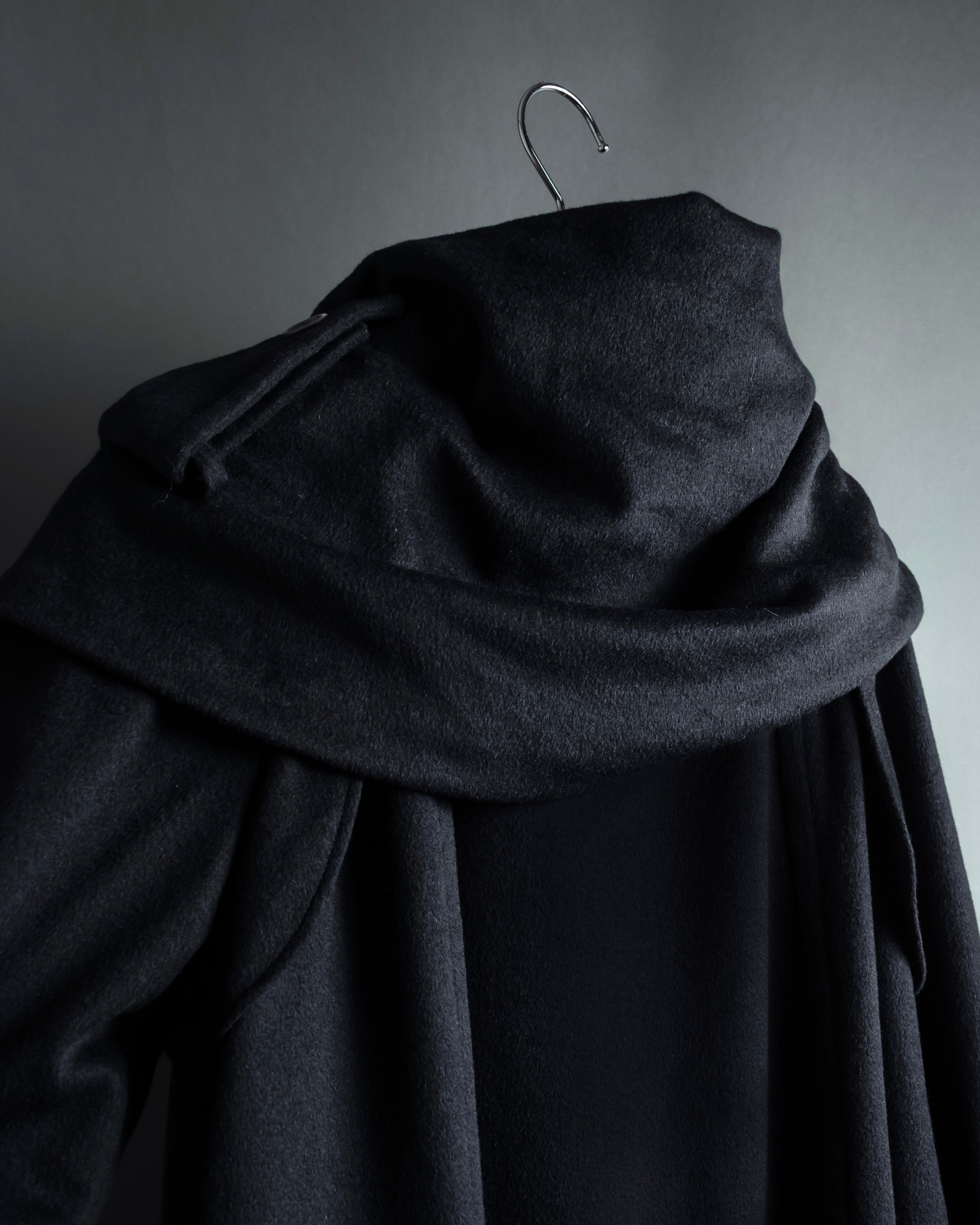 "TORUICHOU" Muffler-style collar military detail coat
