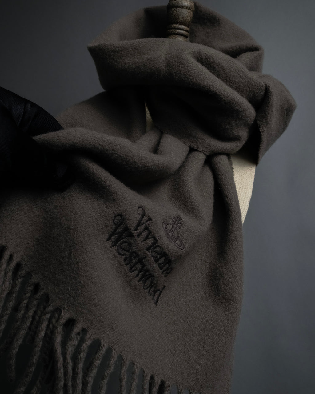 "Vivienne Westwood" Logo engraved wool long muffler