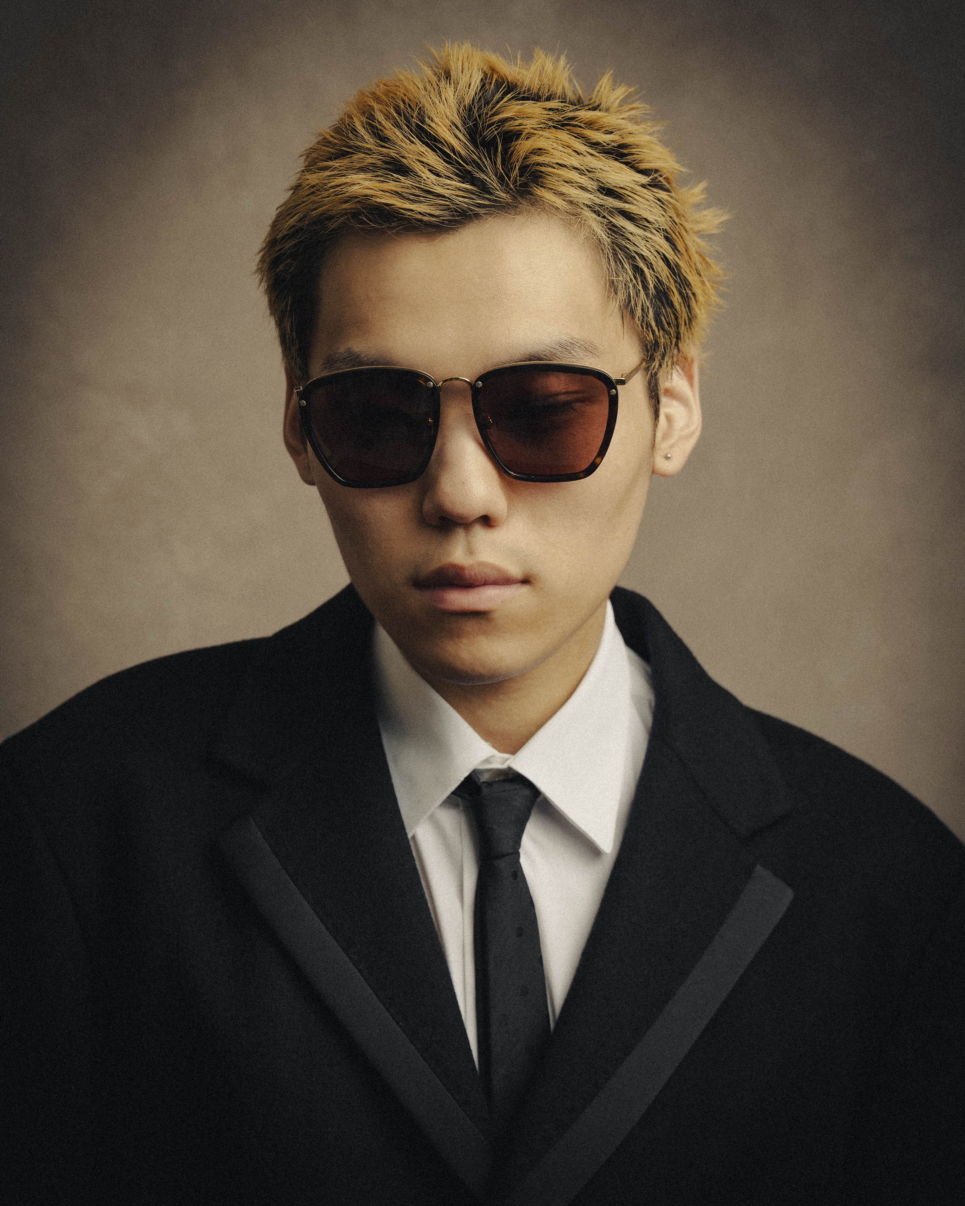 -SPECIAL- “GUCCI” 2010’s Oversized titanium and acetate sunglasses