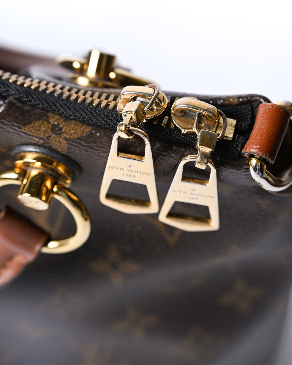 LOUIS VUITTON/ “V Tote mm” Monogram Canvas & Leather Handbag