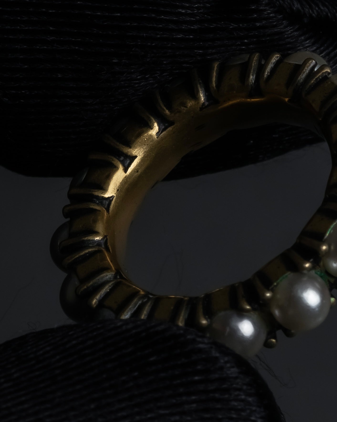 "Christian Dior" Eternity design pearl arrangement gold ring