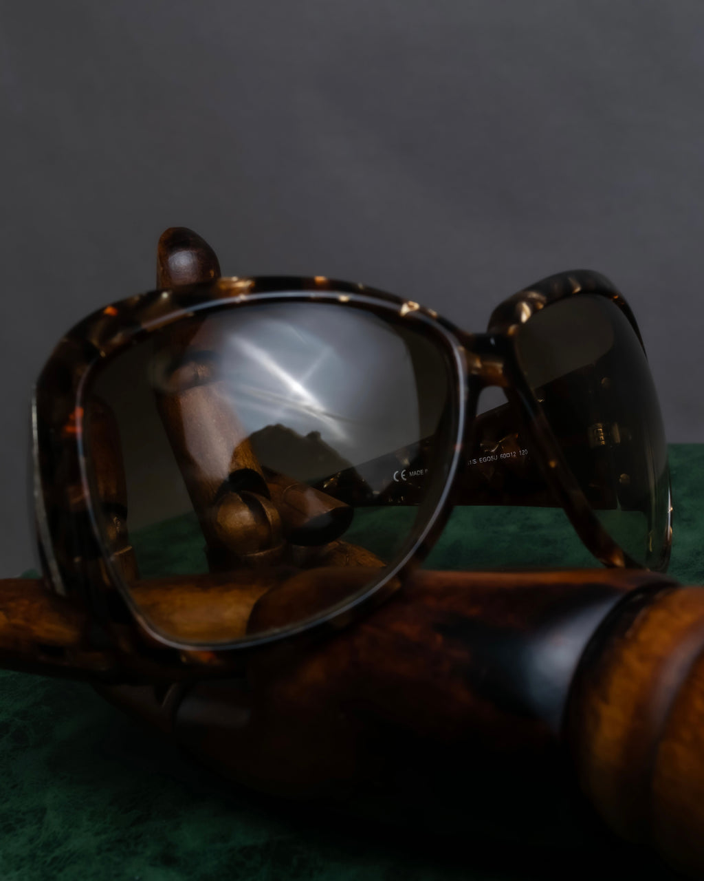 "GUCCI" Tortoiseshell butterfly frame sunglasses