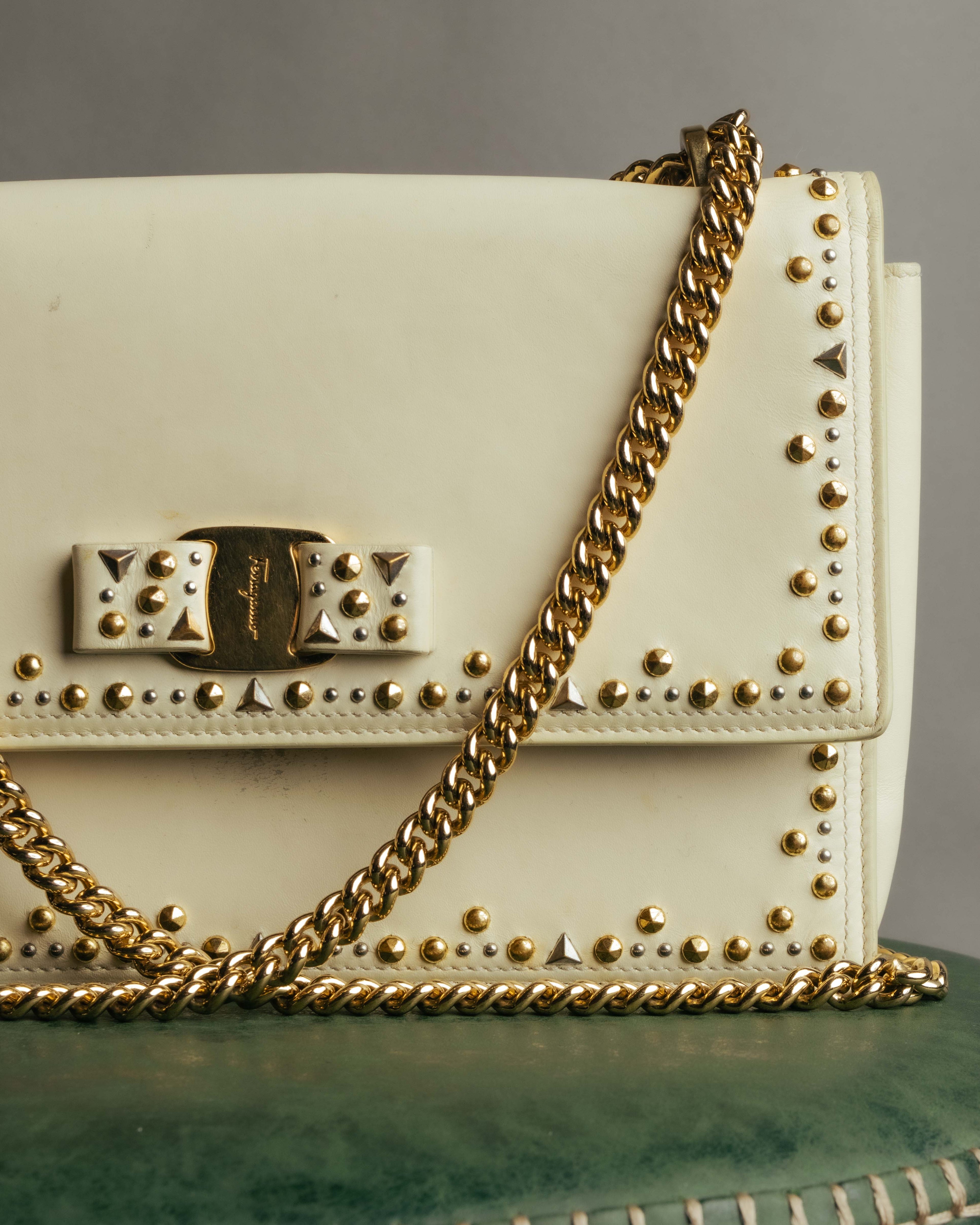-SPECIAL- “Salvatore Ferragamo” 2015-2017 Vara studded chain shoulder bag