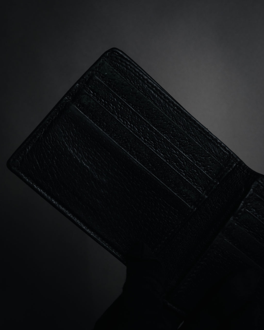 "GUCCI" 10’s-20’s Bee motif bi-fold leather wallet