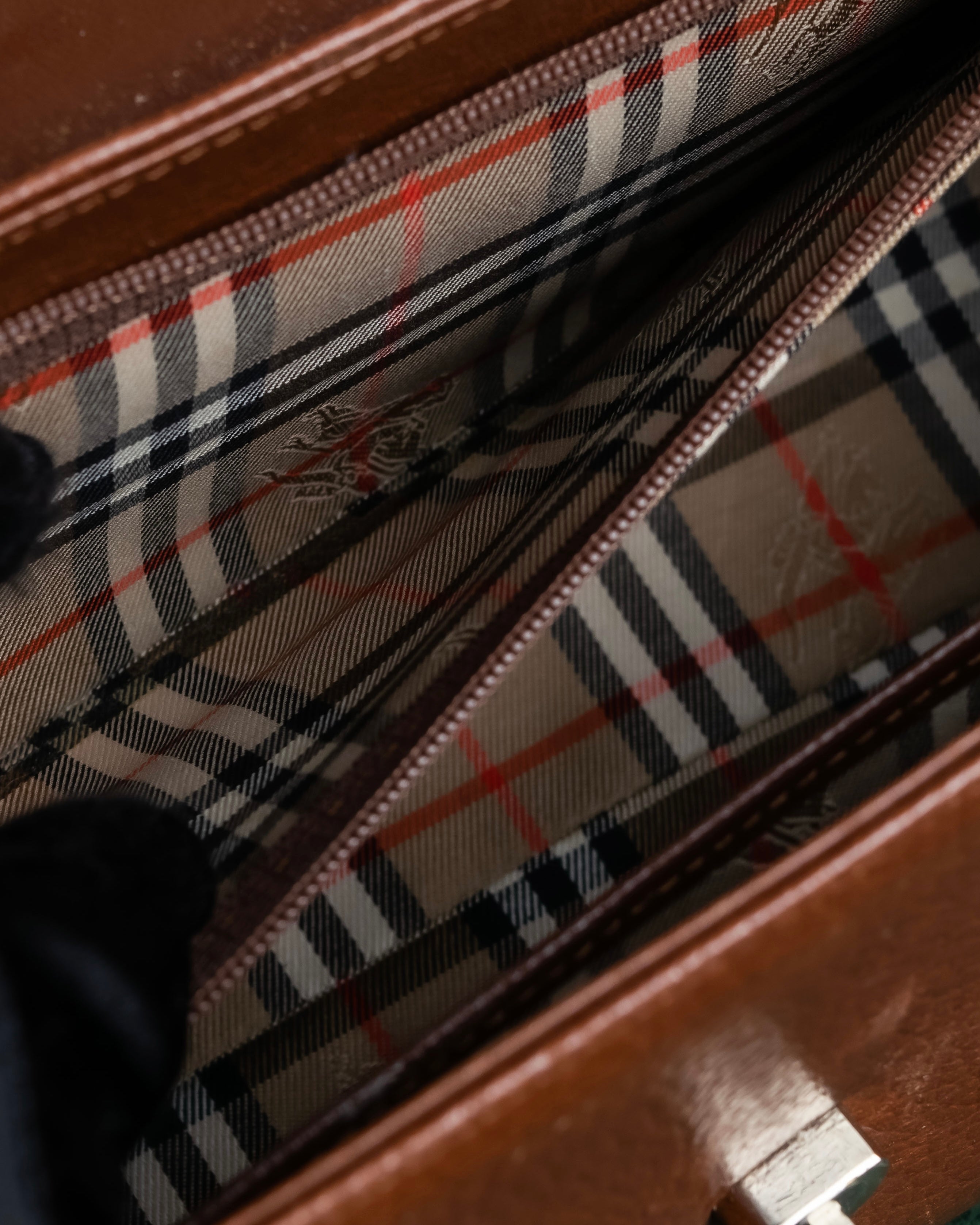 "BURBERRYS" Horizontally shaped brown leather one-handle bag