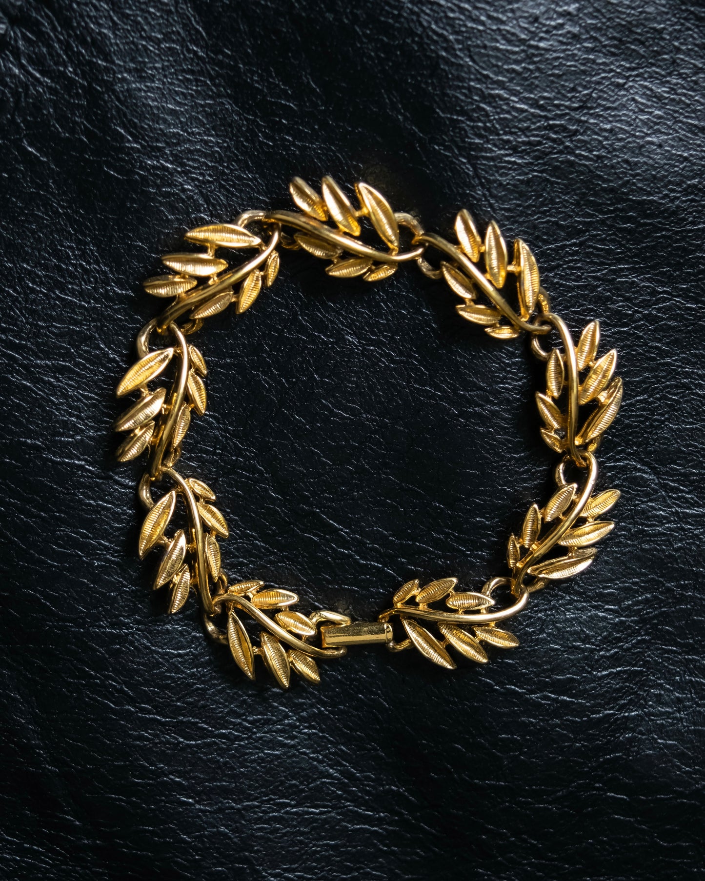 Vintage Leaf-shaped gold bracelet
