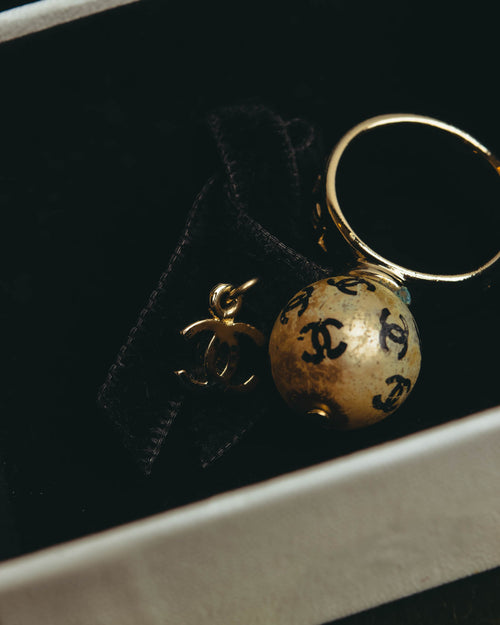 "CHANEL" 00's Playful charm ring