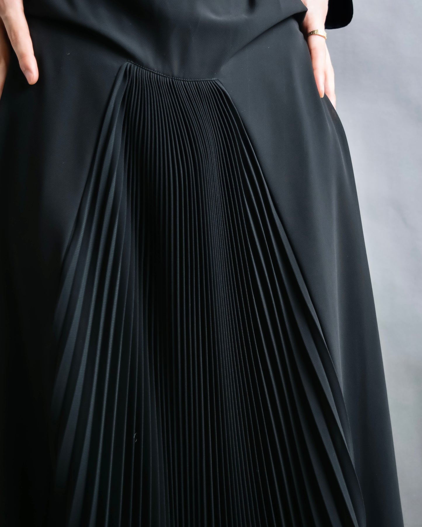 "LUIVALTA" Double breasted long dress and pleated skirt two piece