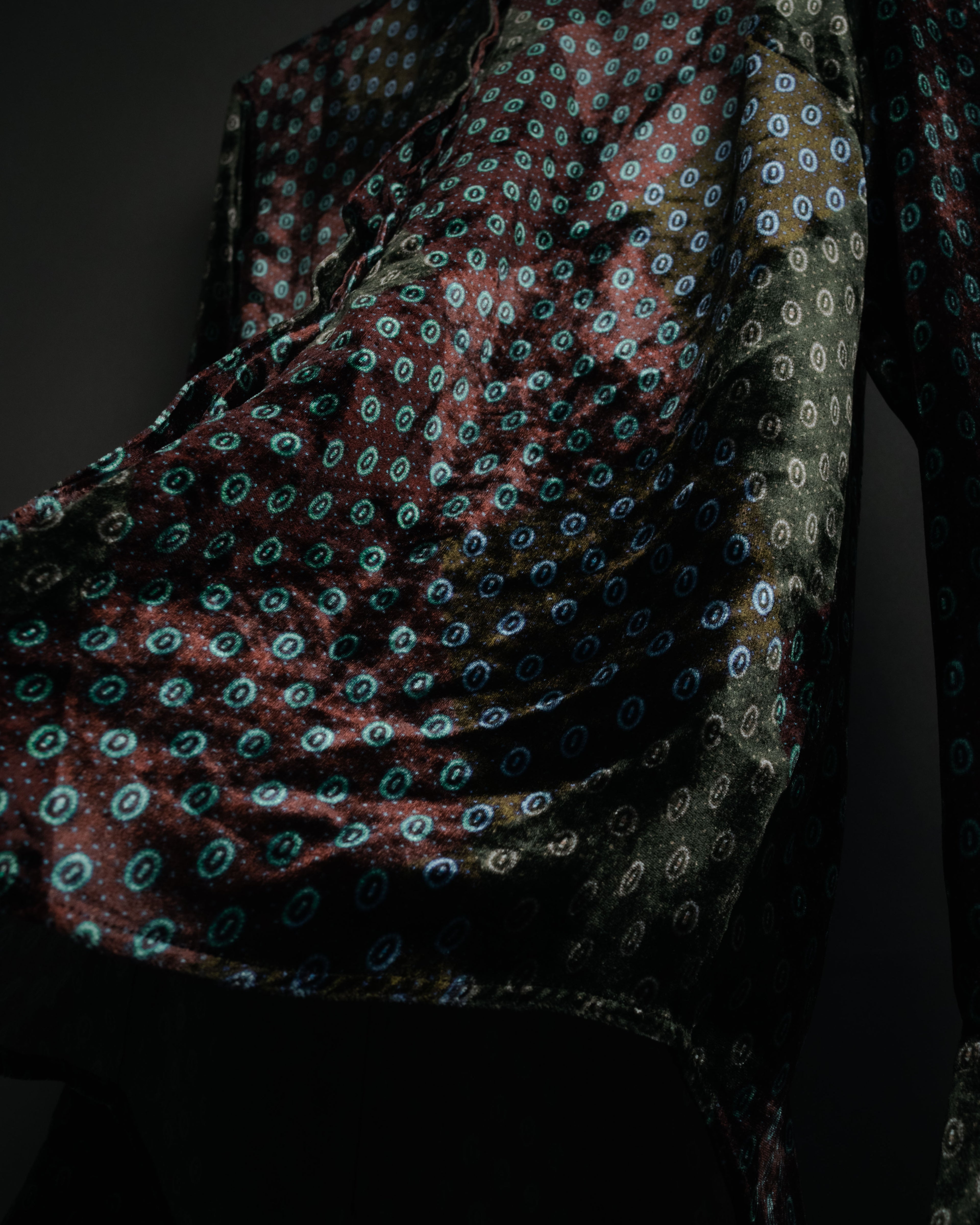 “DRIES VAN NOTEN” 2010’s Circle motif velvet shirt