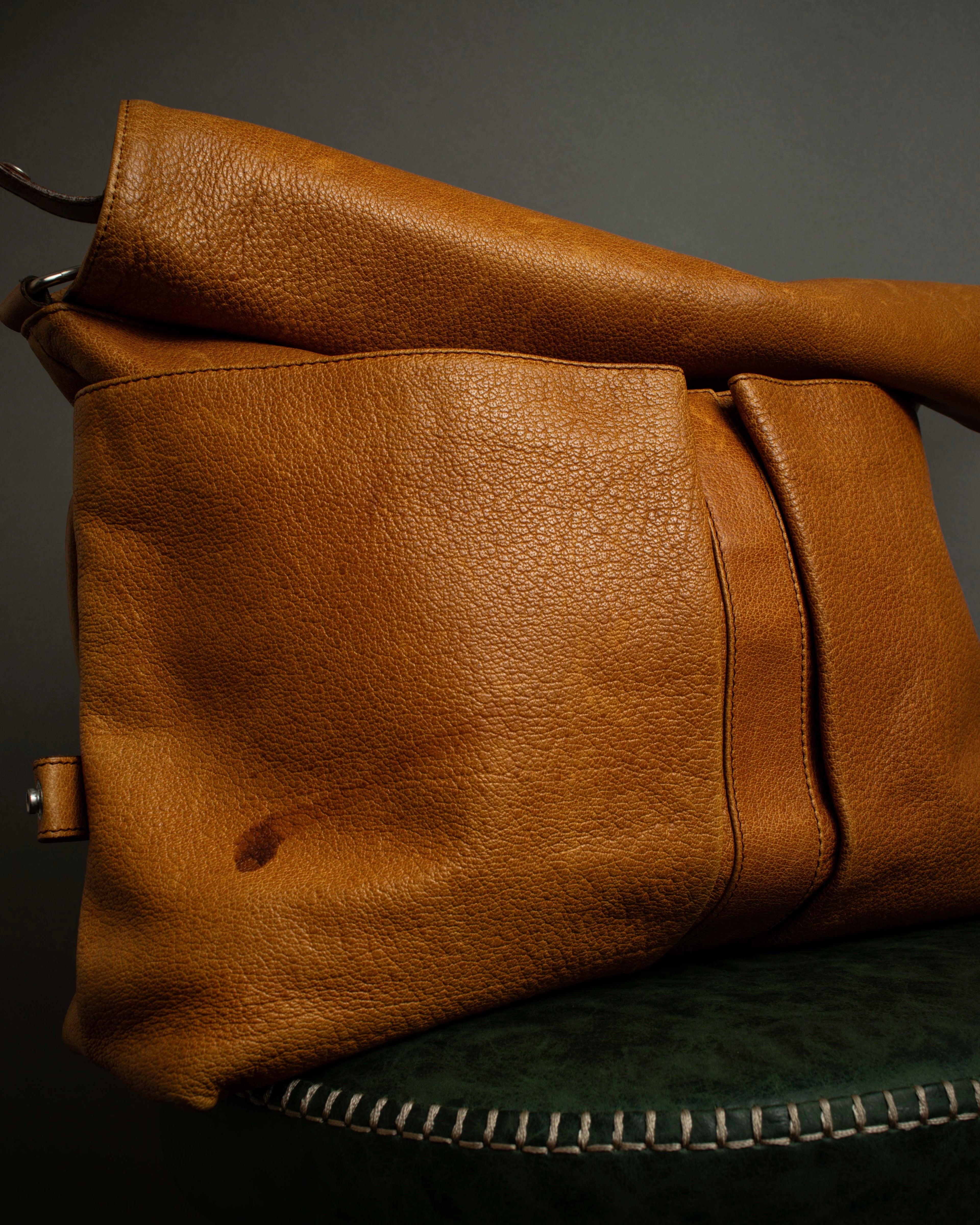 "MAISON MARGIELA" 12SS over flap design leather shoulder bag