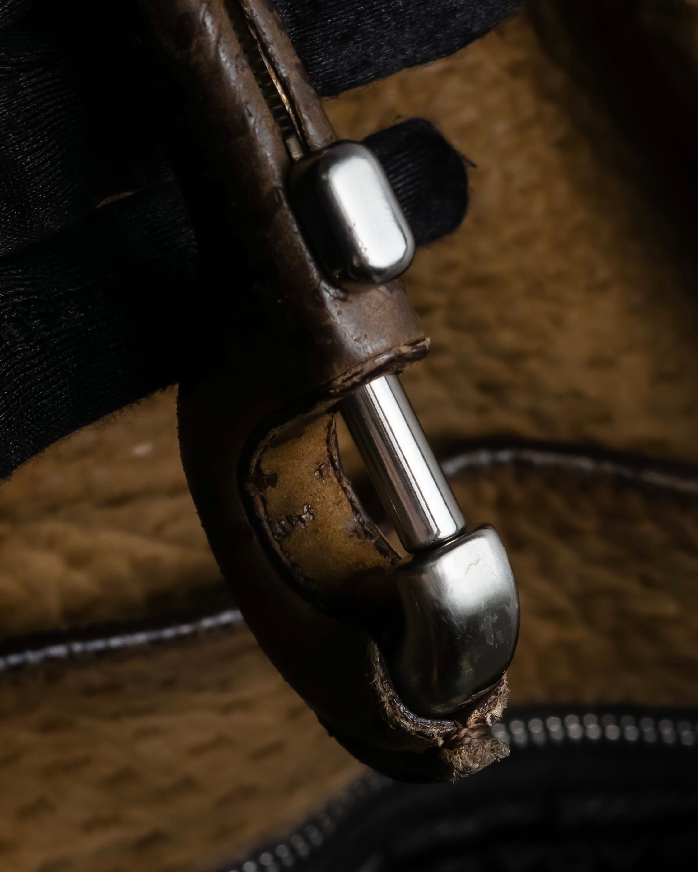 "PRADA" Hook hardware design ostrich leather shoulder bag