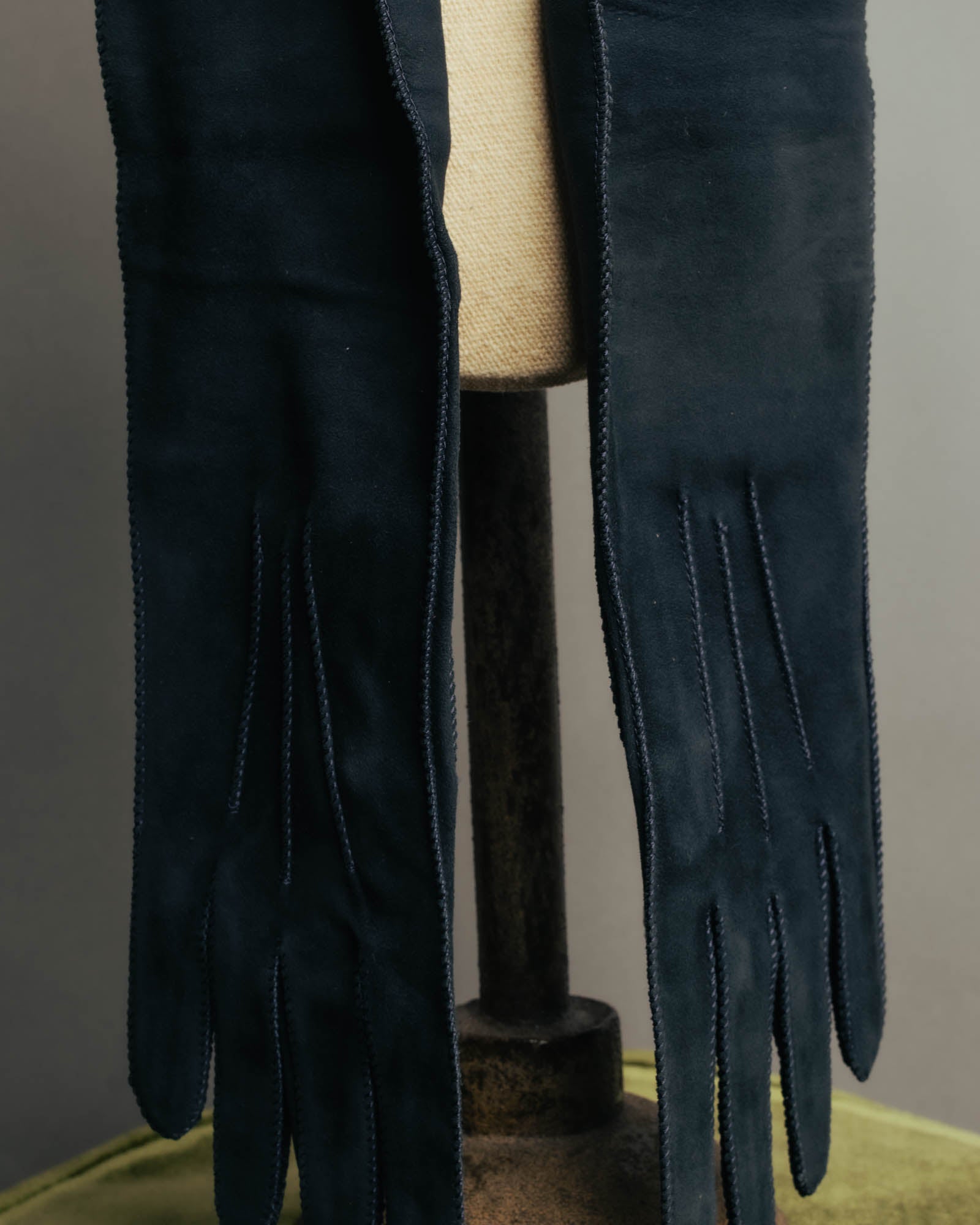 "BOTTEGA VENETA" 00's-10's Elegant suede long gloves