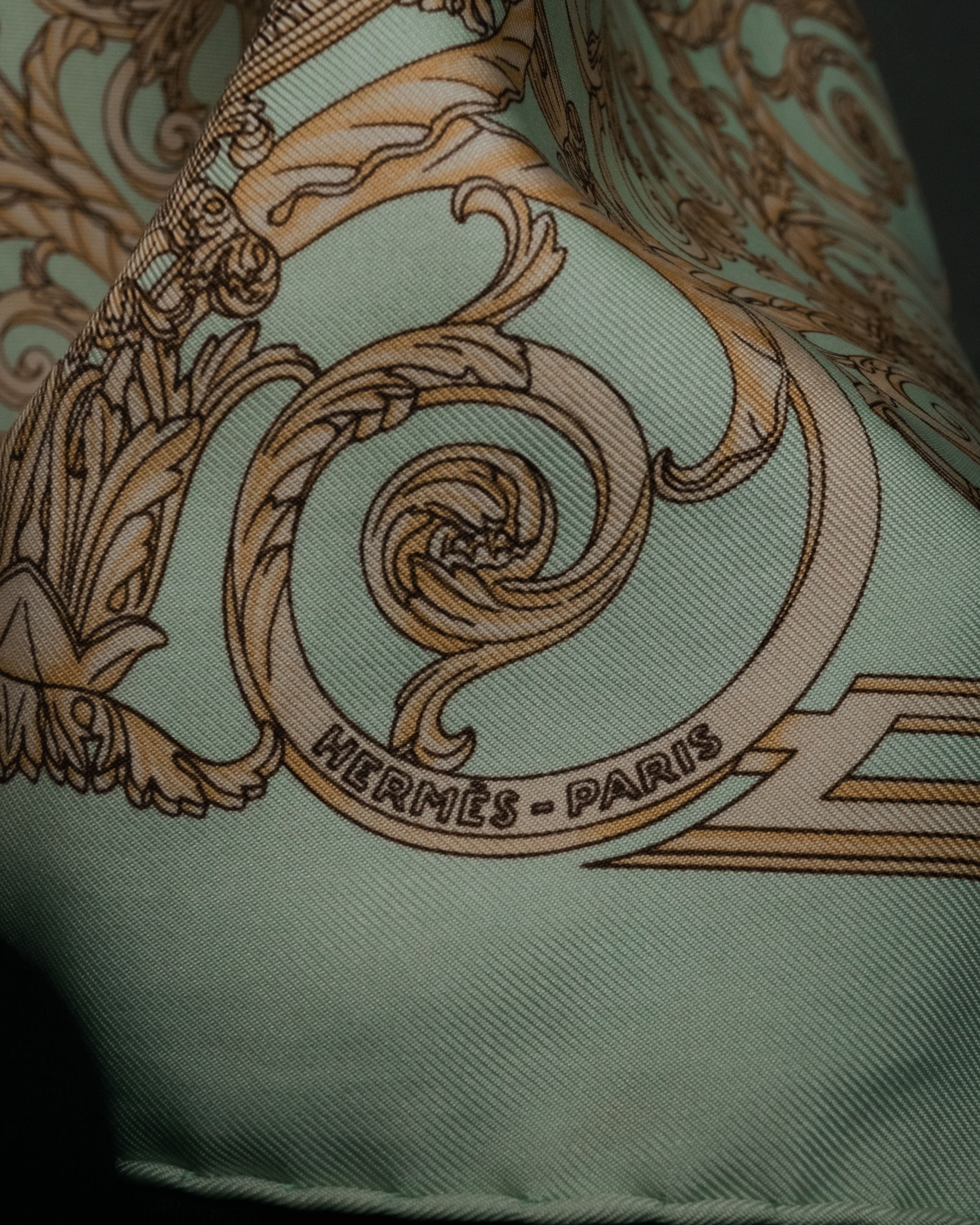 “HERMES” 90’s les tuileries silk twill carré scarf