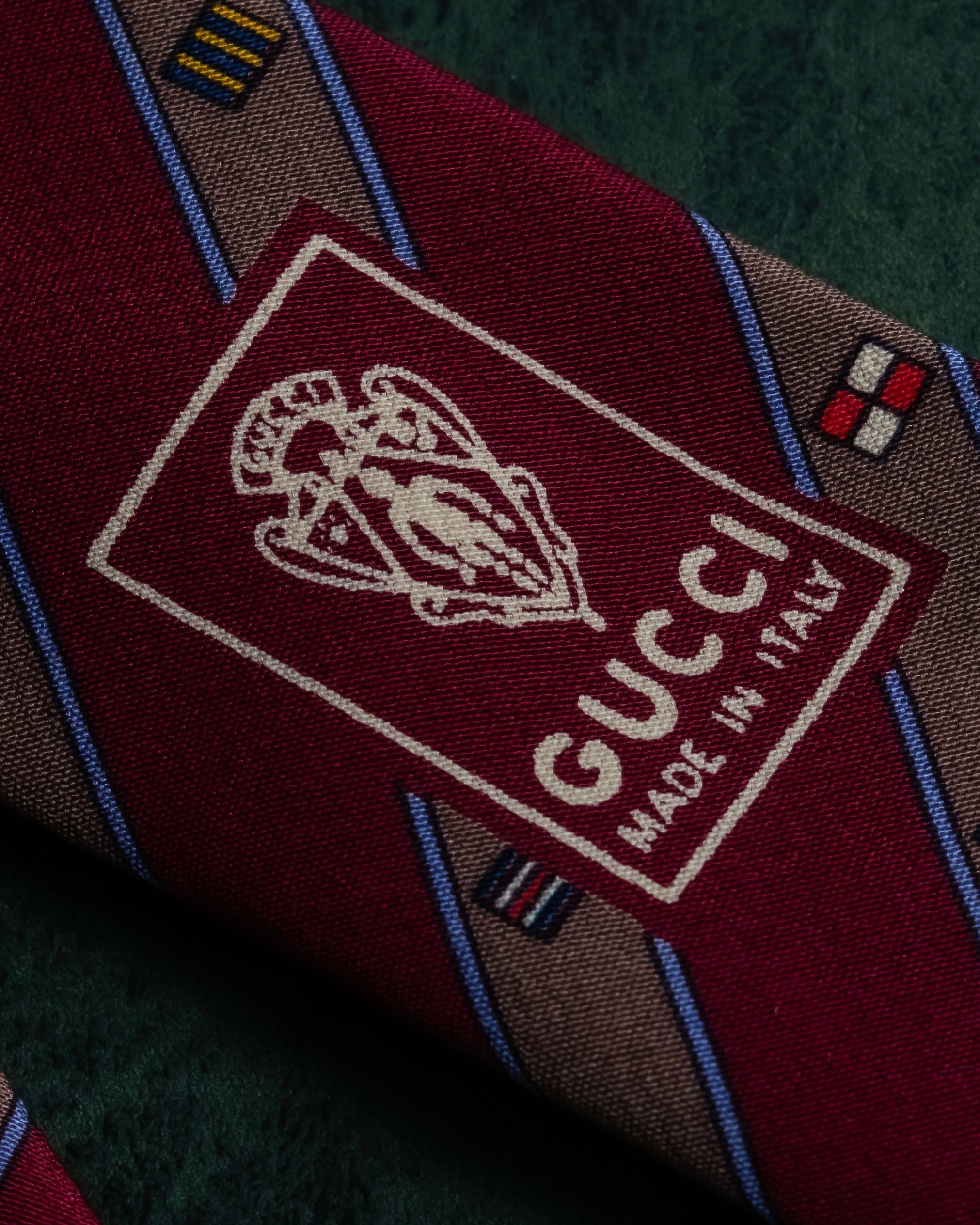 "GUCCI" Burgundy color diagonal stripe silk neck tie