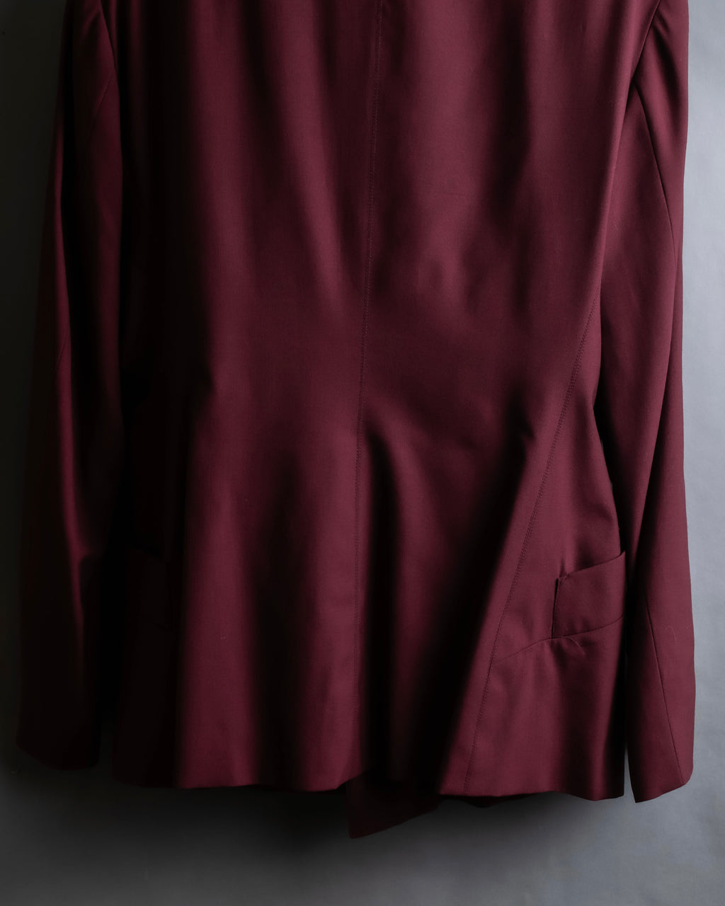 "JEAN PAUL GAULTIER FEMME"
Bordeaux color peaked lapel wool tailored jacket