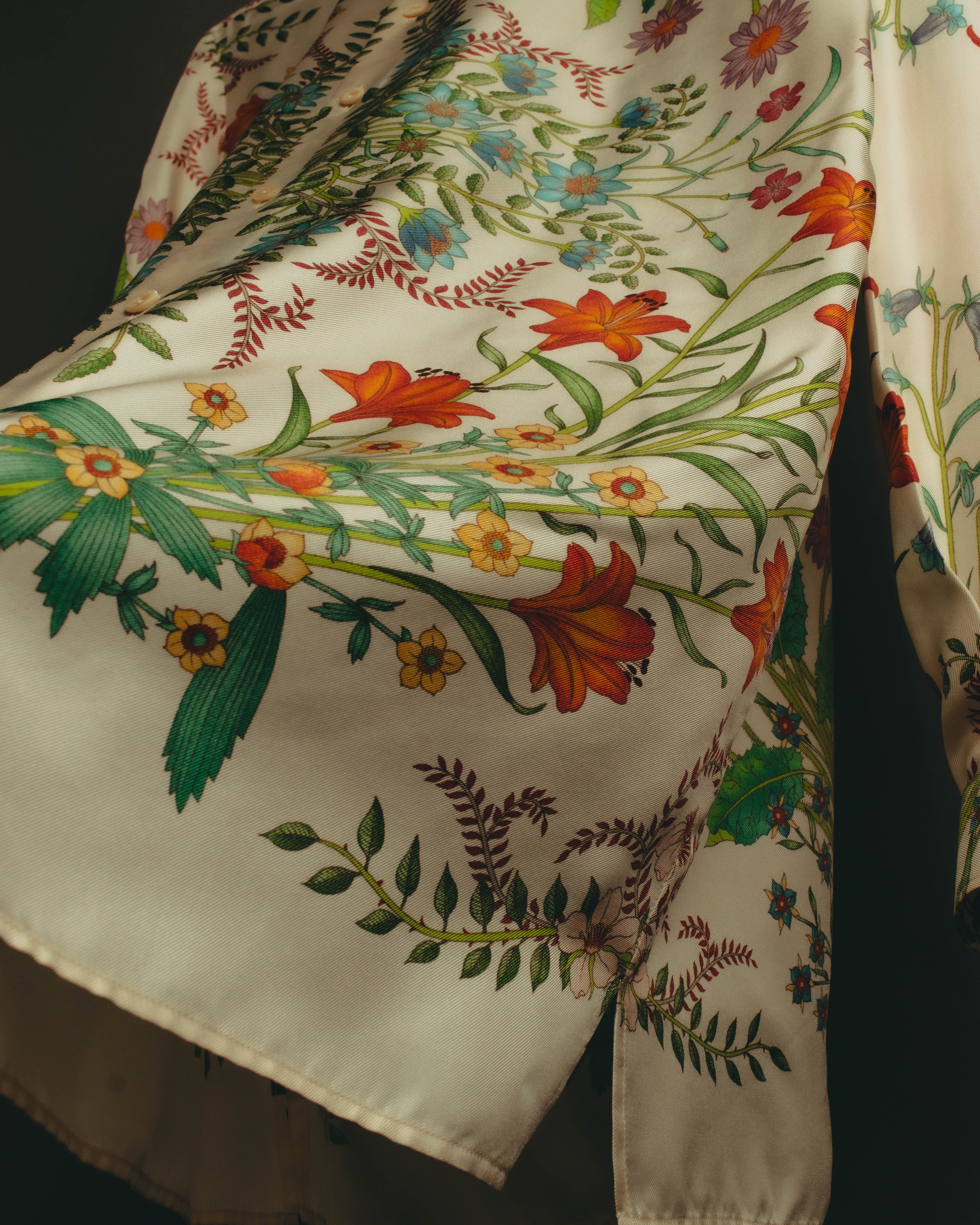 -SPECIAL- “GUCCI” 2015-2022 Botanical printed silk shirt