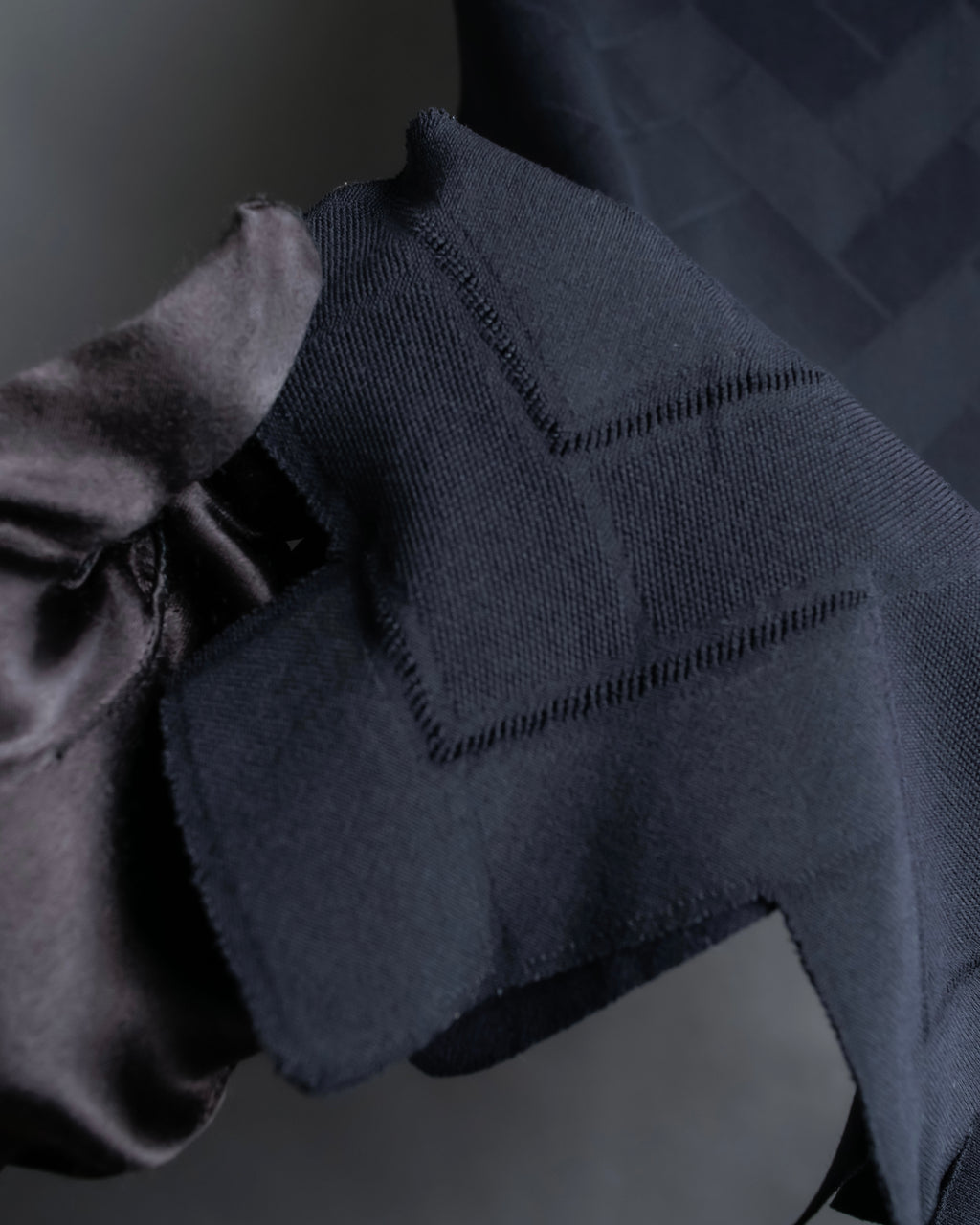 "PLEATS PLEASE ISSEY MIYAKE" 

Meander sleeveless tops