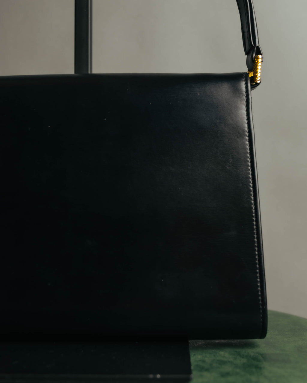 “GUCCI” 80’s-90’s Rope clasp leather shoulder bag