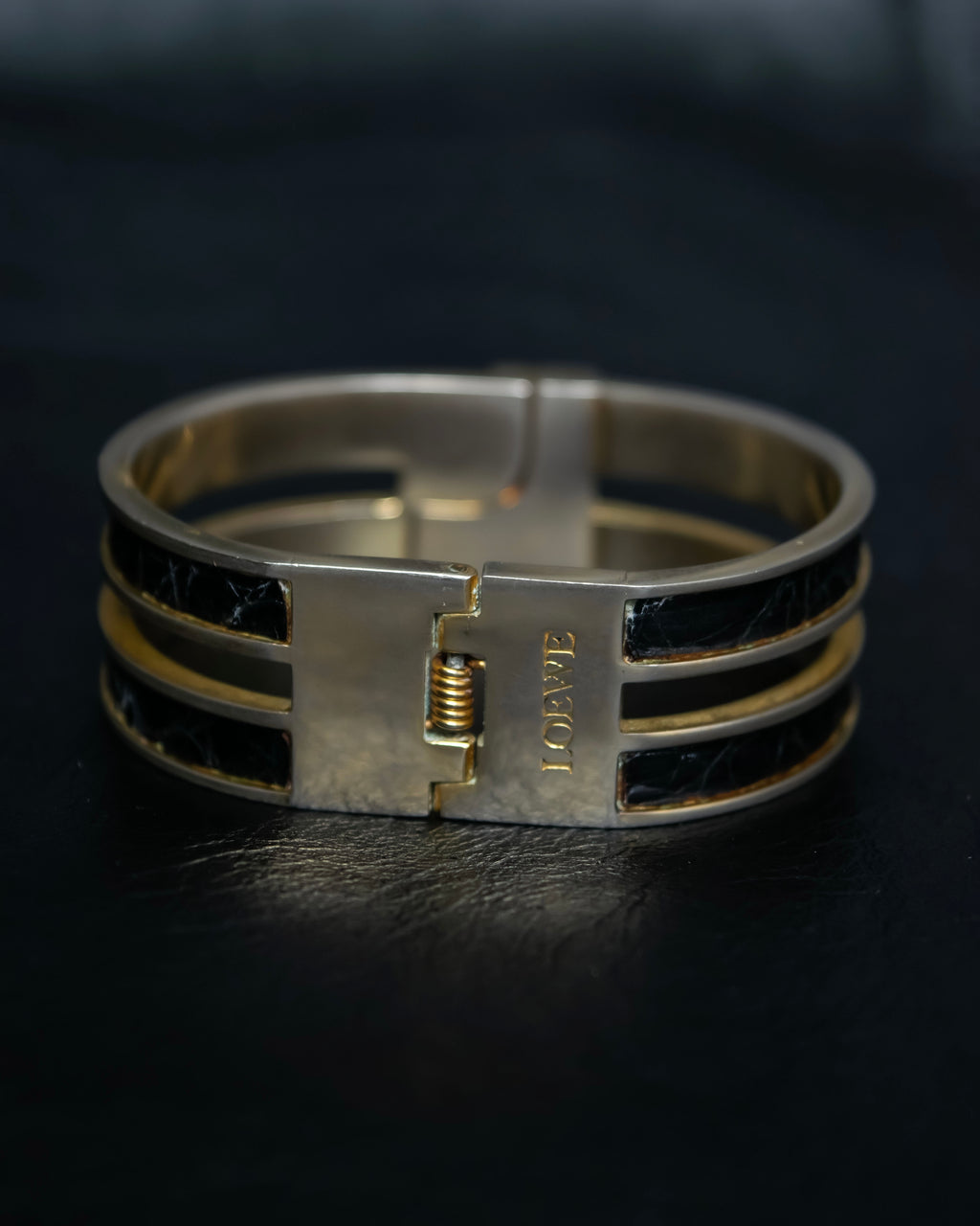 “LOEWE” Double circle stone designed gold bangle