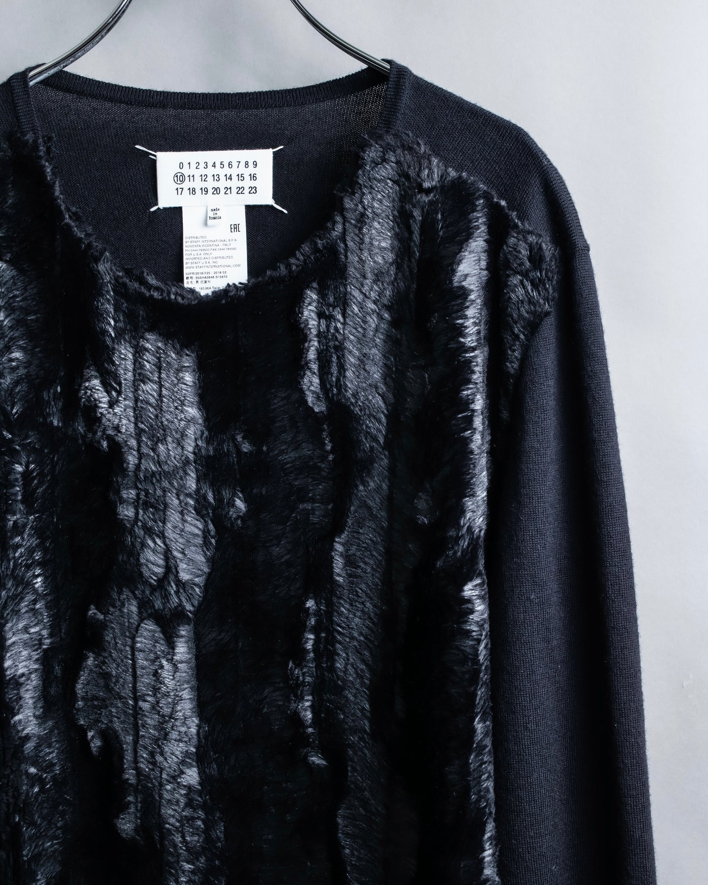 "MAISON MARGIELA"
Fur docking high gauge knit