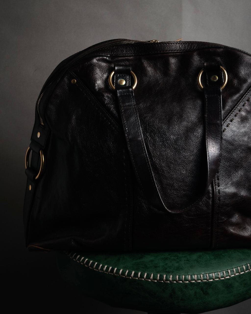 “Yves Saint Laurent rive gauche”
00’s Muse grained leather boston bag