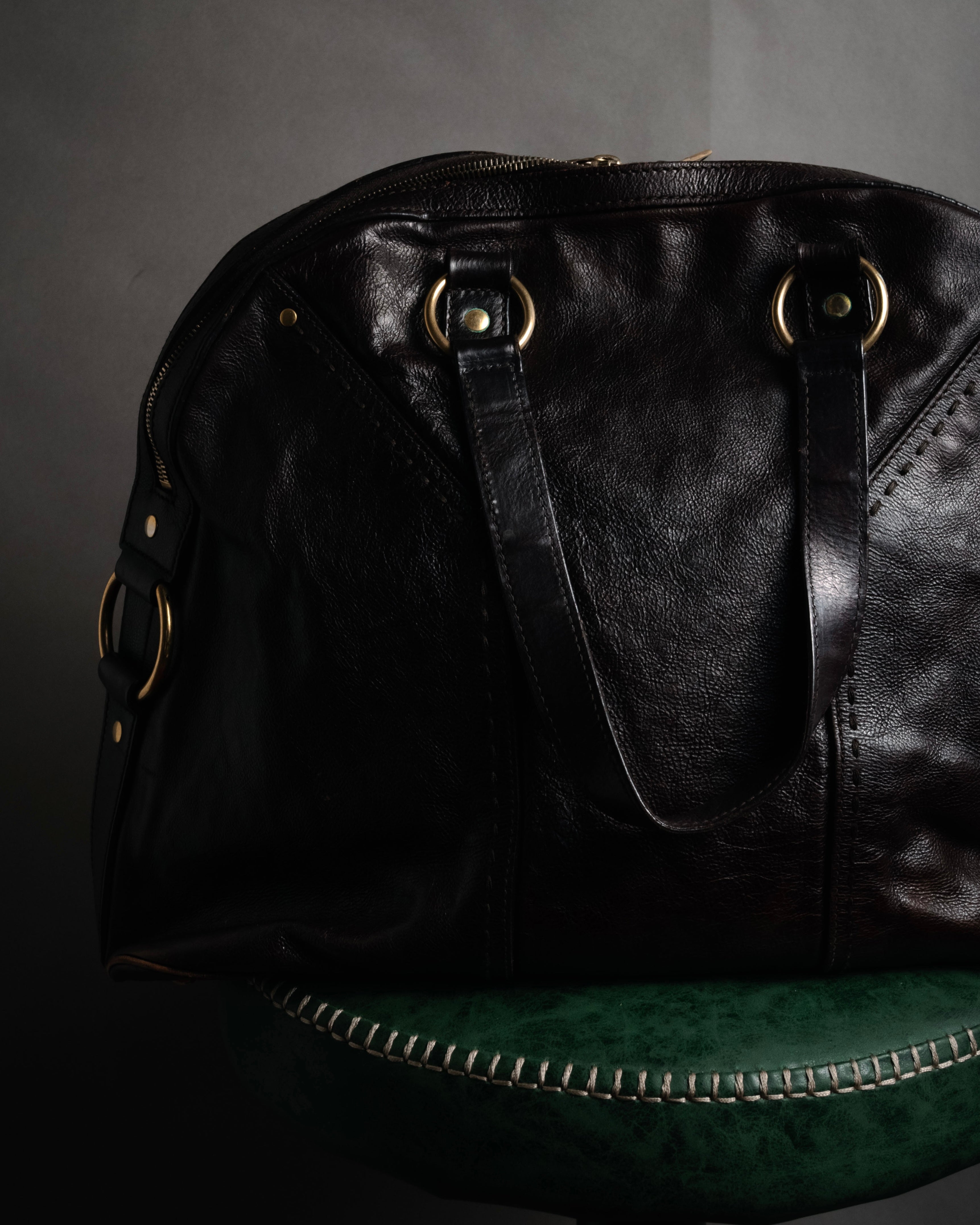 “Yves Saint Laurent rive gauche”
00’s Muse grained leather boston bag