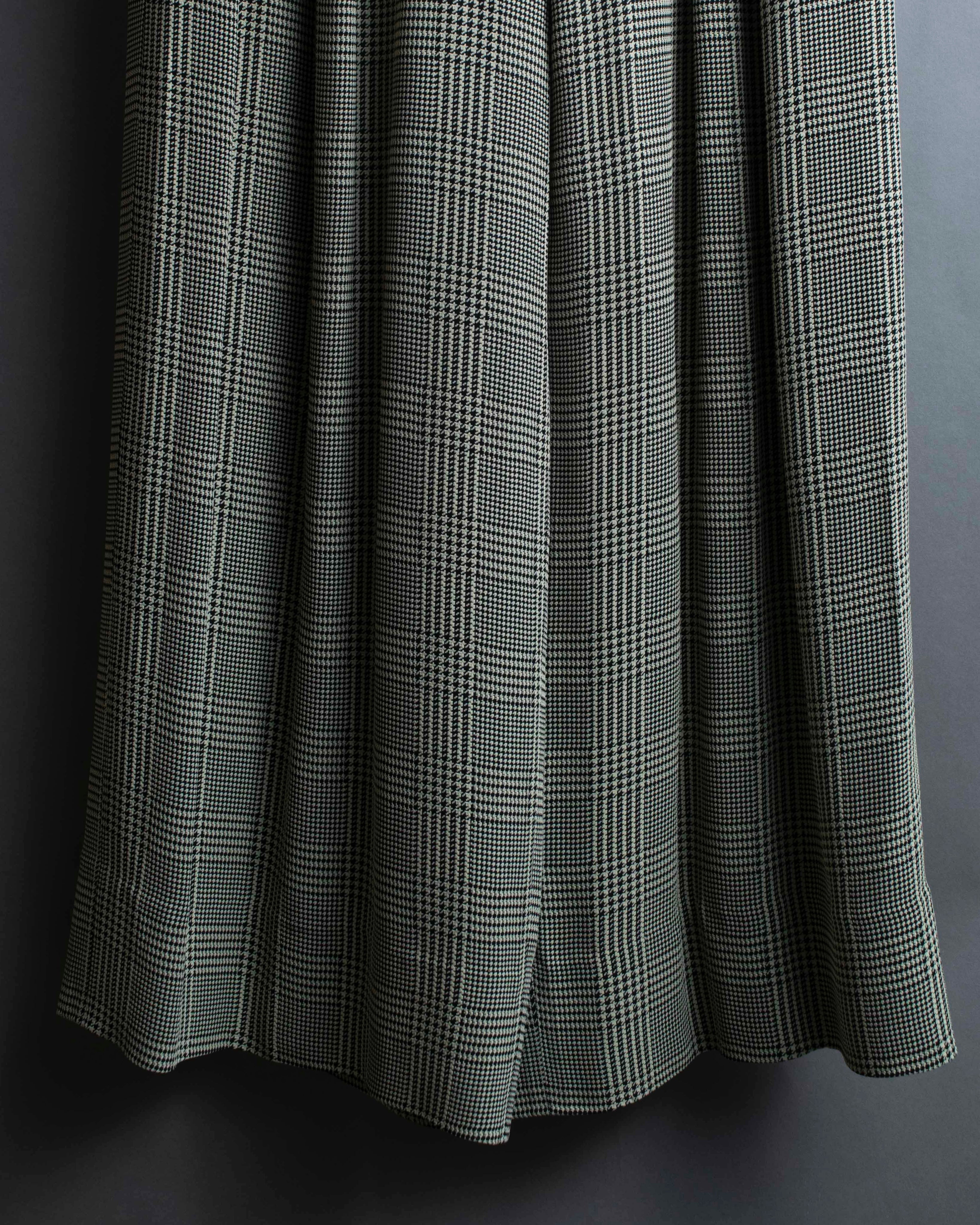 "CHANEL" Coco mark button fly detail houndstooth pattern wide slacks