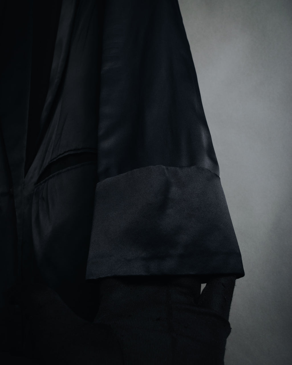 "BALENCIAGA.PARIS" 2008-2009 Sculptural satin shawl collar tuxedo jacket