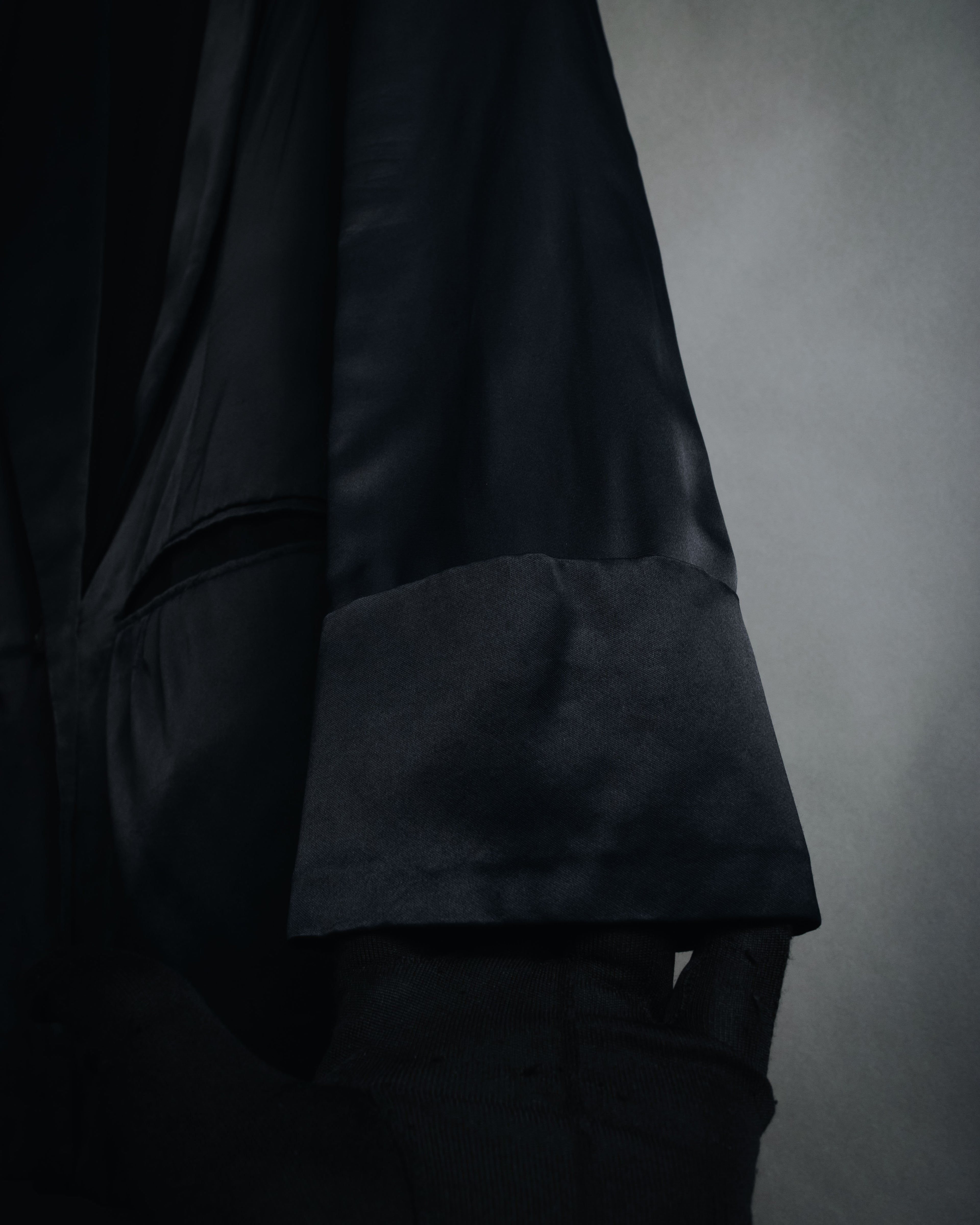 "BALENCIAGA.PARIS" 2008-2009 Sculptural satin shawl collar tuxedo jacket