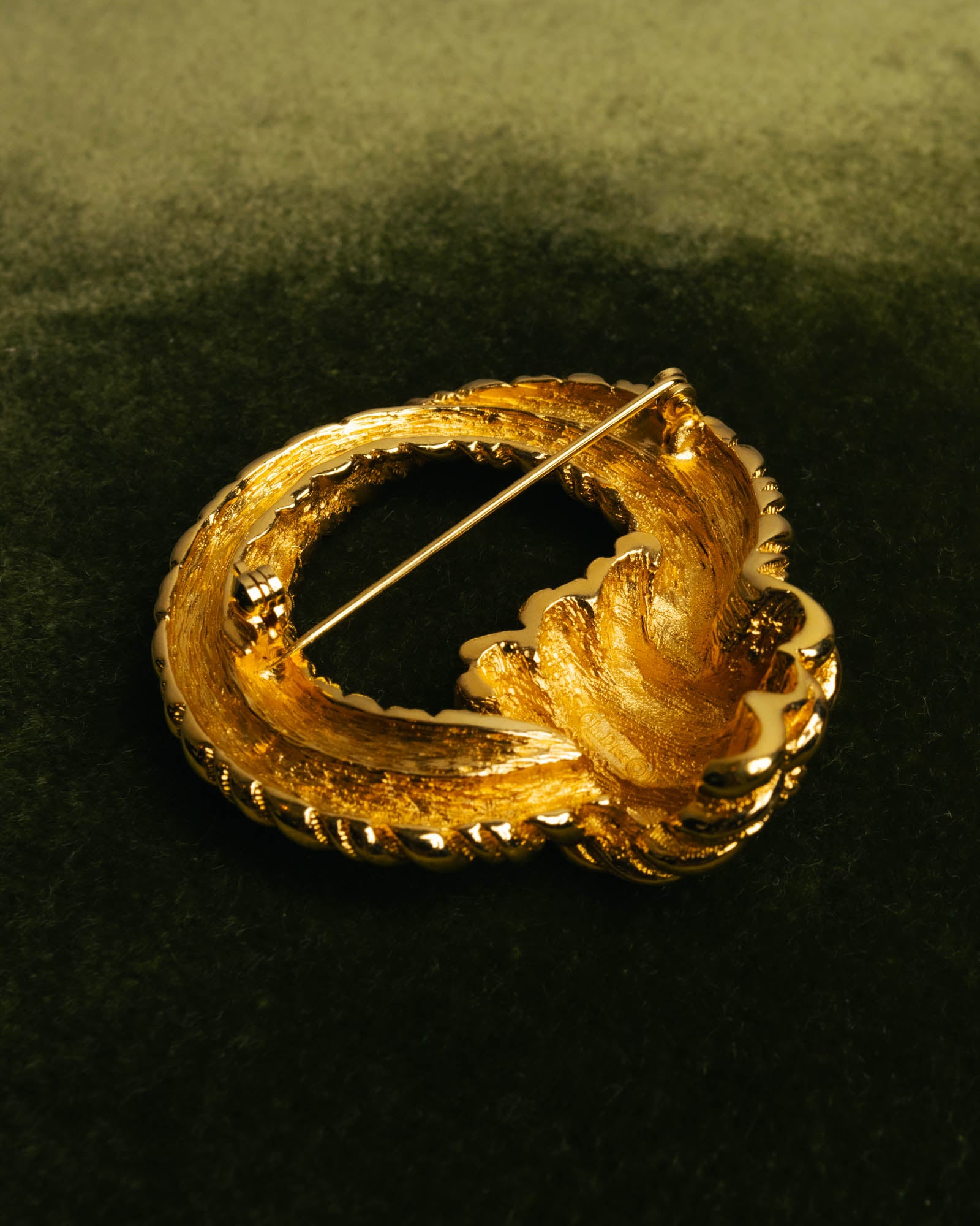 "Christian Dior" 80's-90's Sculptural gold tone brooch
