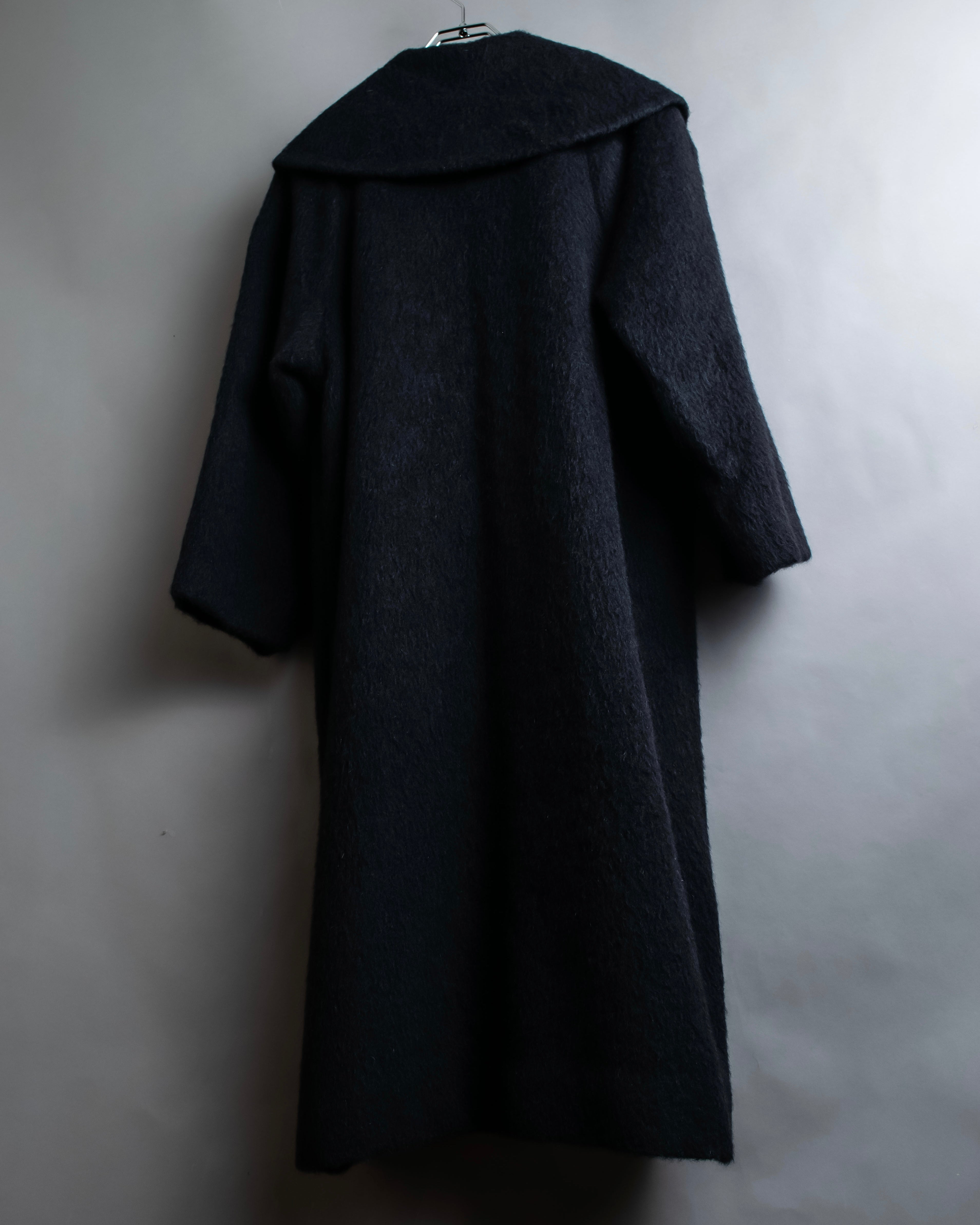 "YVES SAINT LAURENT" Large shawl collar black long coat