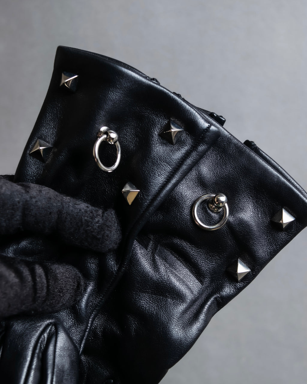 "HERMES" Stud &amp; ring design anjo leather gloves